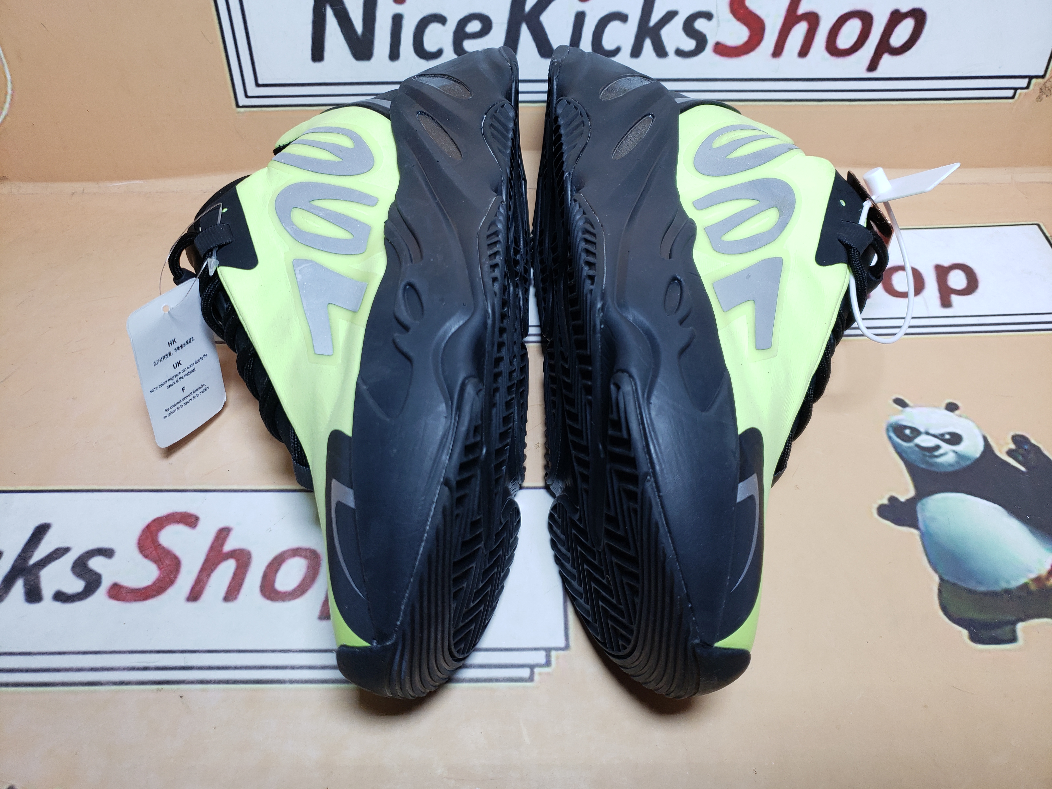  Perfectkicks Yeezy Boost 700 MNVN Phosphor,FY3727 review Cdsfsdg 03