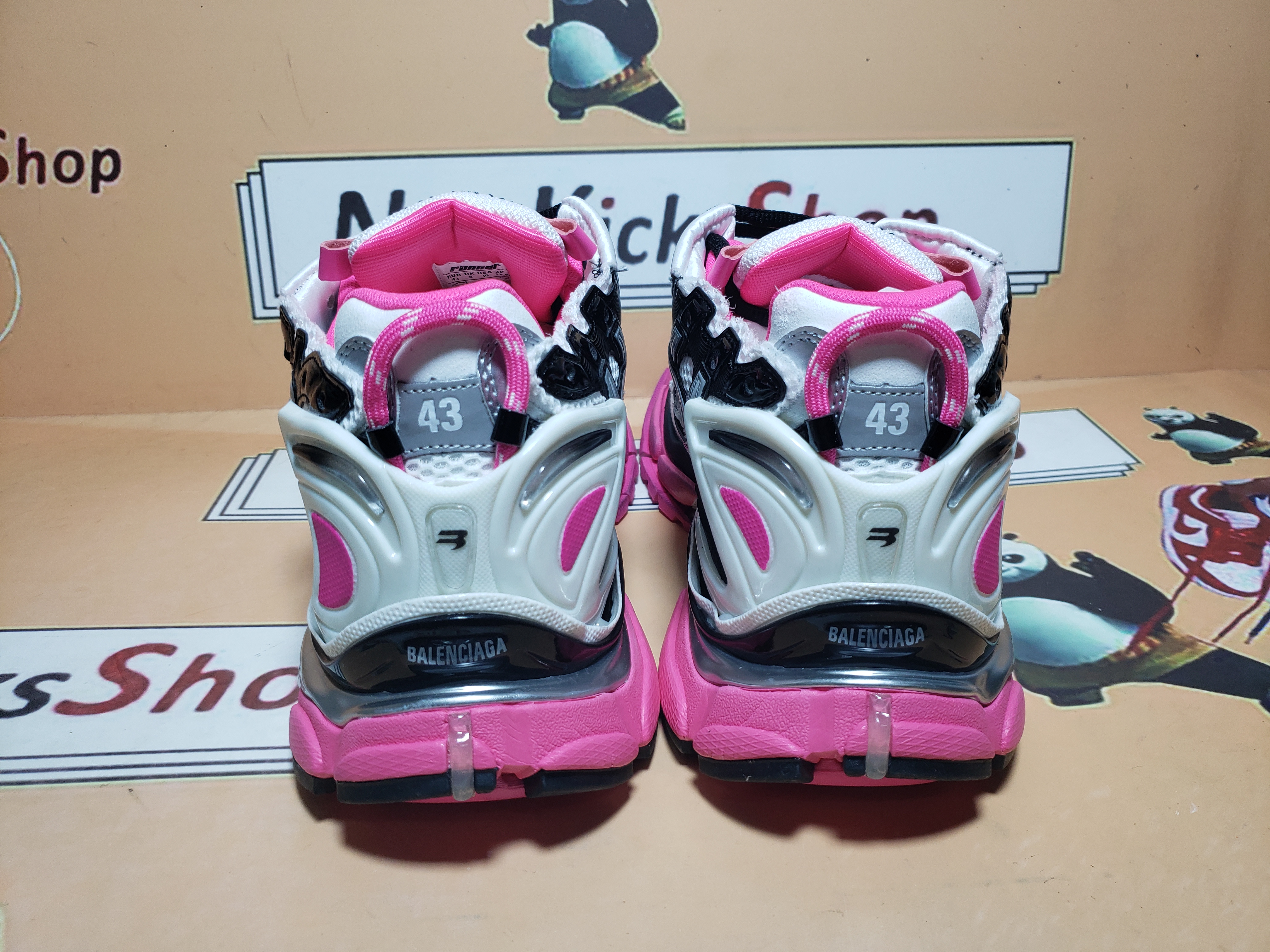  Perfectkicks Balenciaga 7th Runner  Silver Red 677402 W3RB2 9155 review Cdfhgfr 00