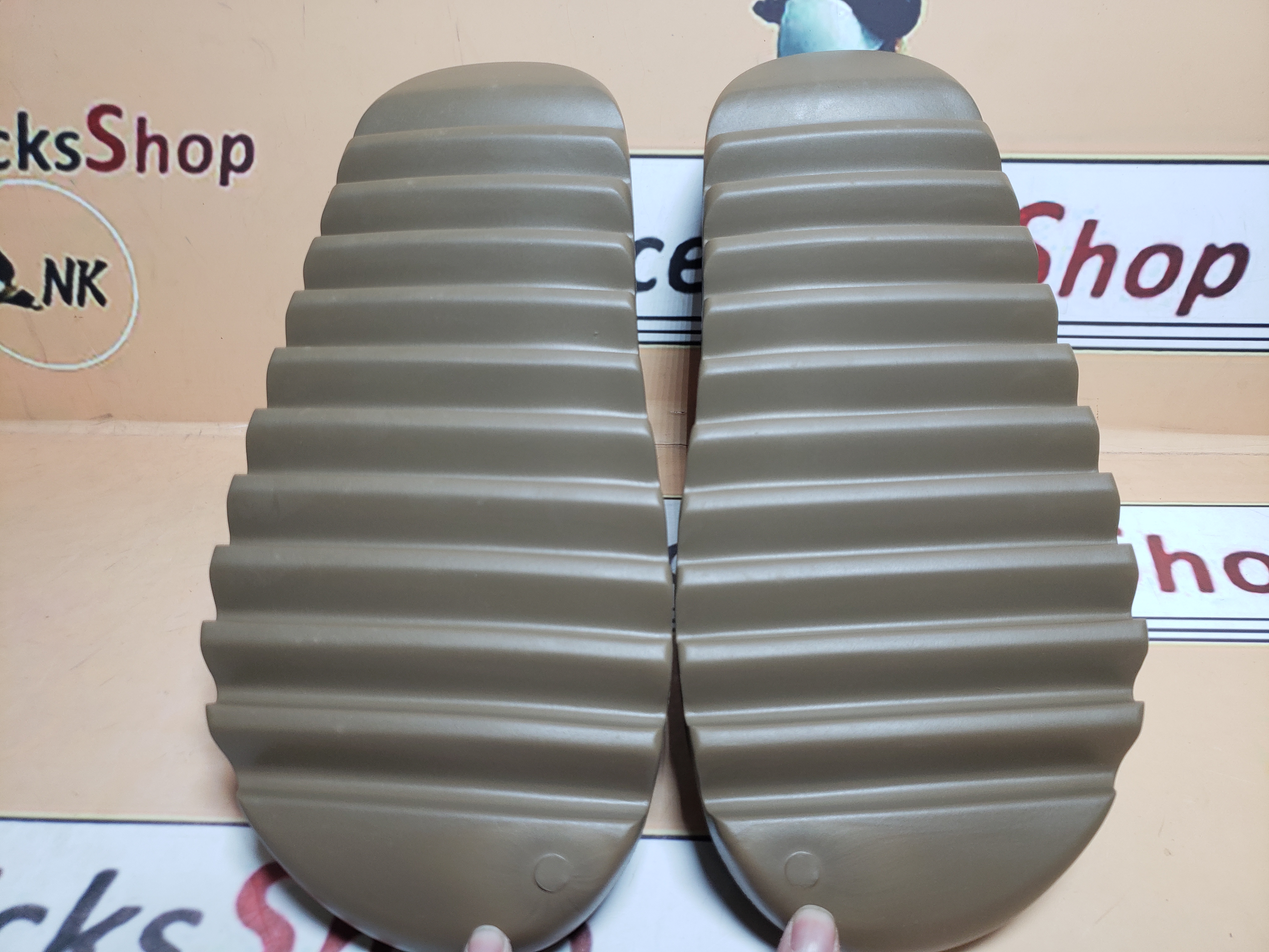  GET Yeezy Slide CORE, G55492 review Gjdhfgut 04