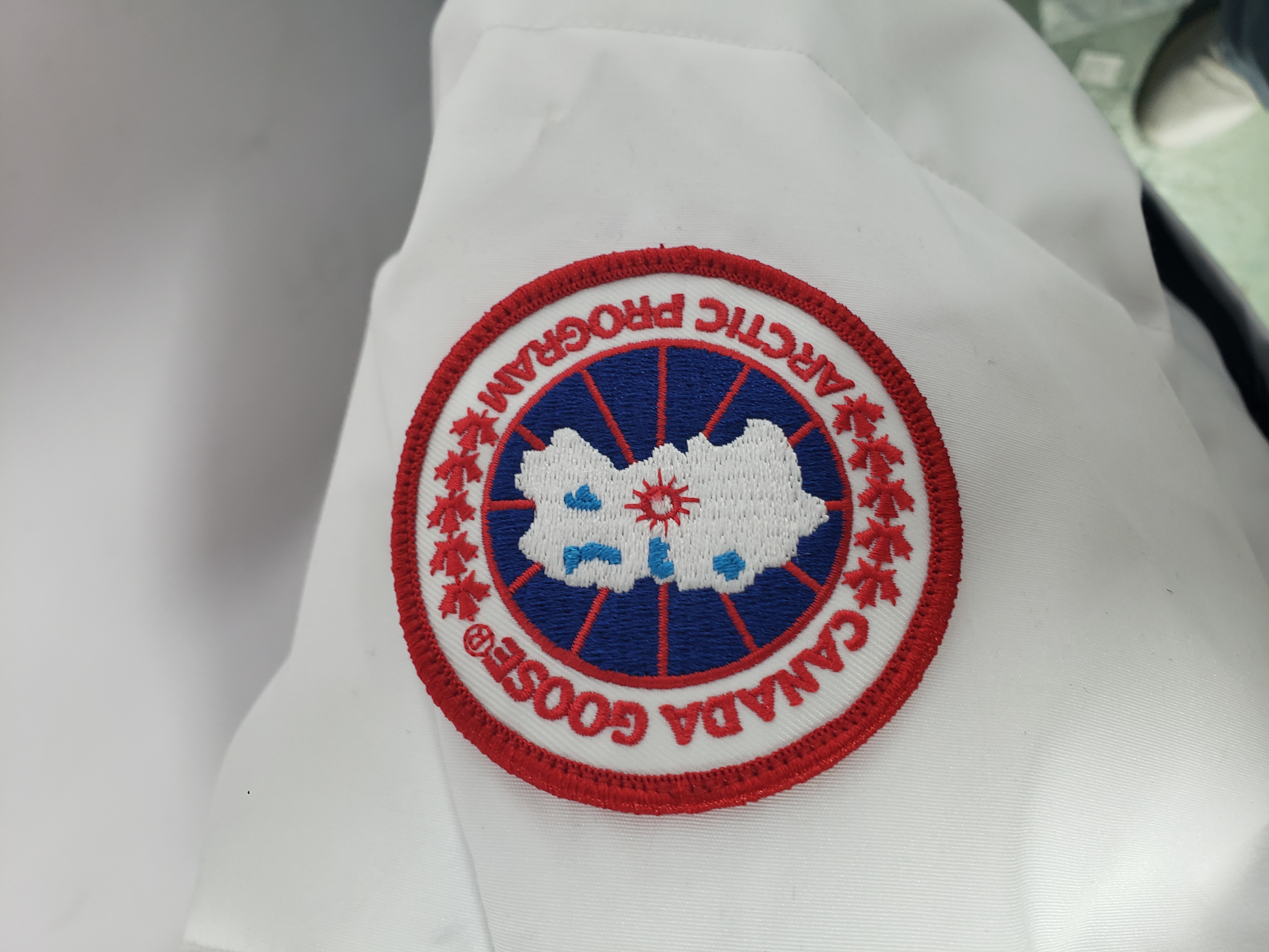 Canada goose S388M Classic Parker Down Jacket 29 White/Black/Gray/Dark blue review Sfdfre 02