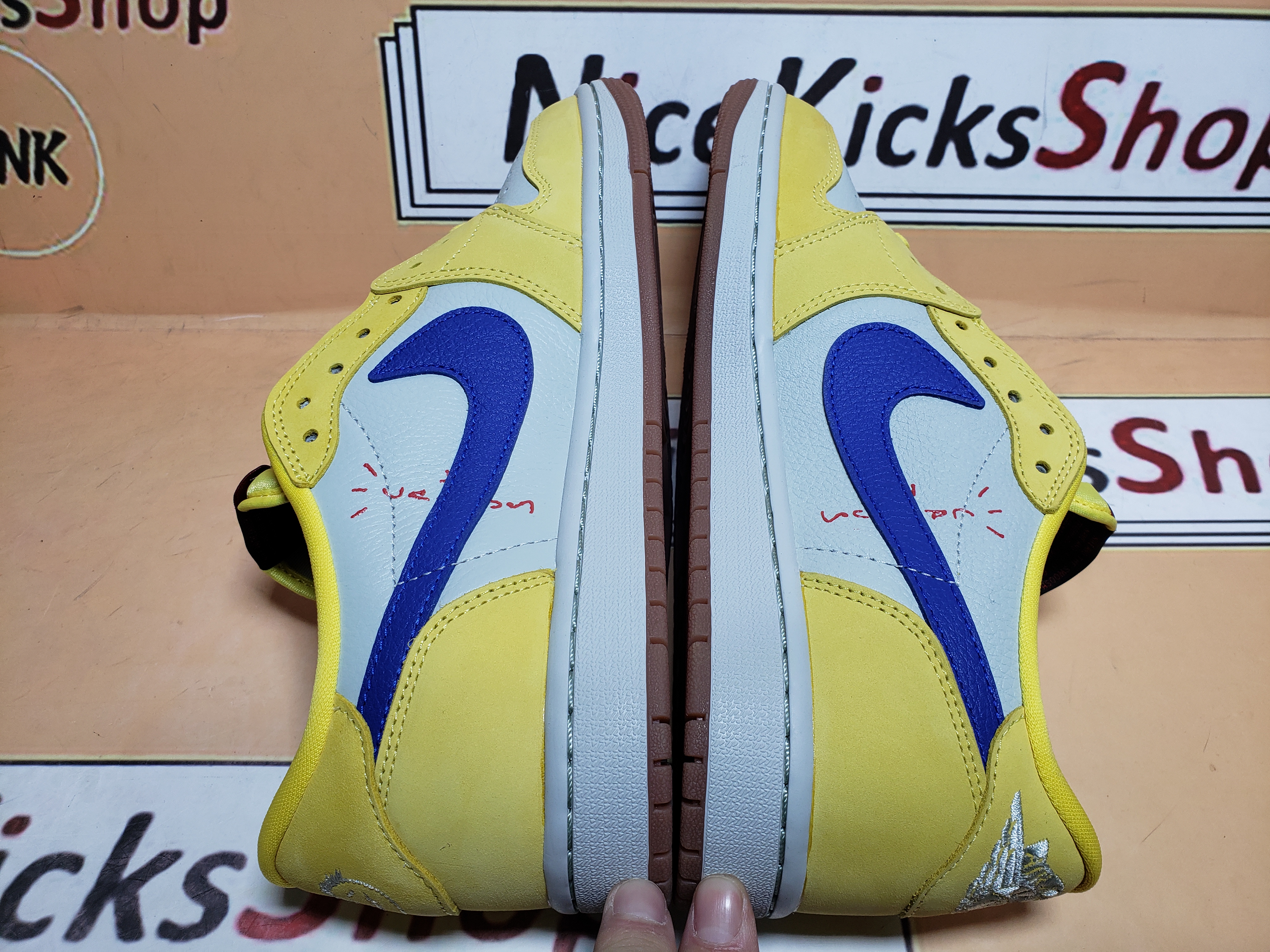  GET Jordan 1 Retro Low OG SP Travis Scott Canary, DZ4137-700 review Odfgd 02