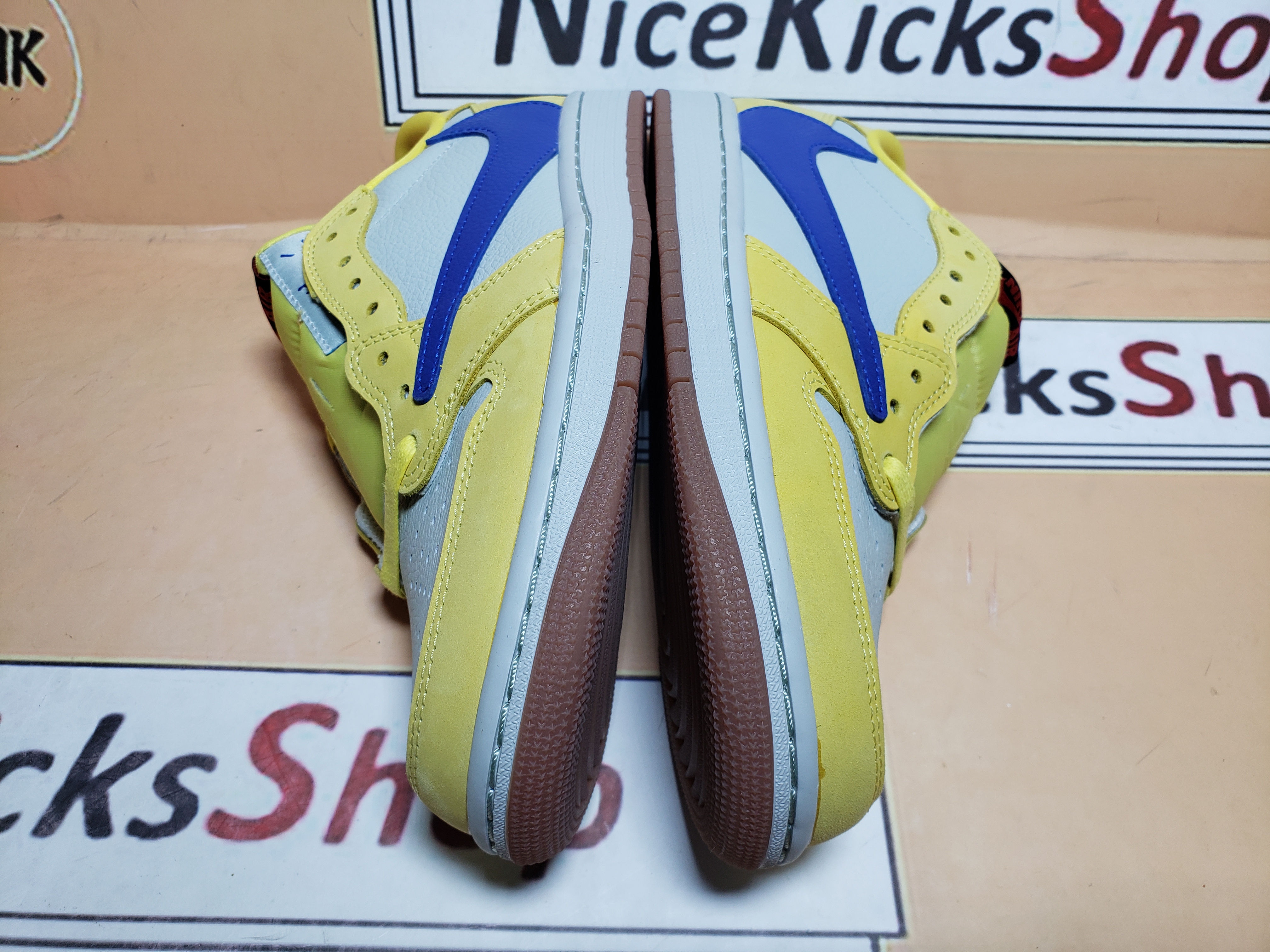  GET Jordan 1 Retro Low OG SP Travis Scott Canary, DZ4137-700 review Odfgd 03