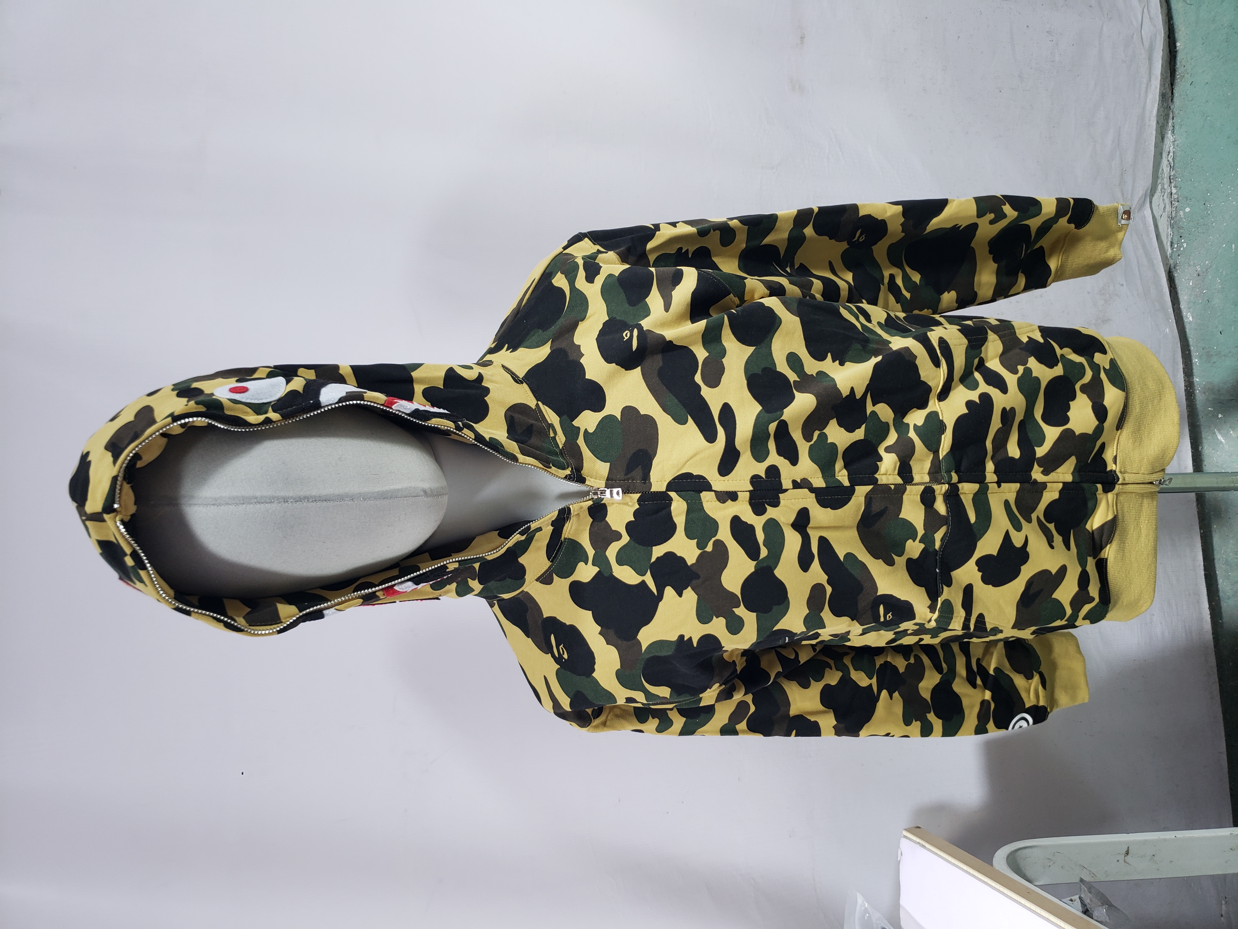  BAPE co-branded hell kitty camouflage zipper hoodie yellow review Sxdfga 00