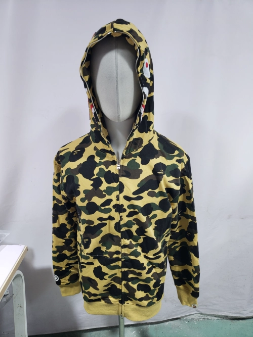  BAPE co-branded hell kitty camouflage zipper hoodie yellow review 