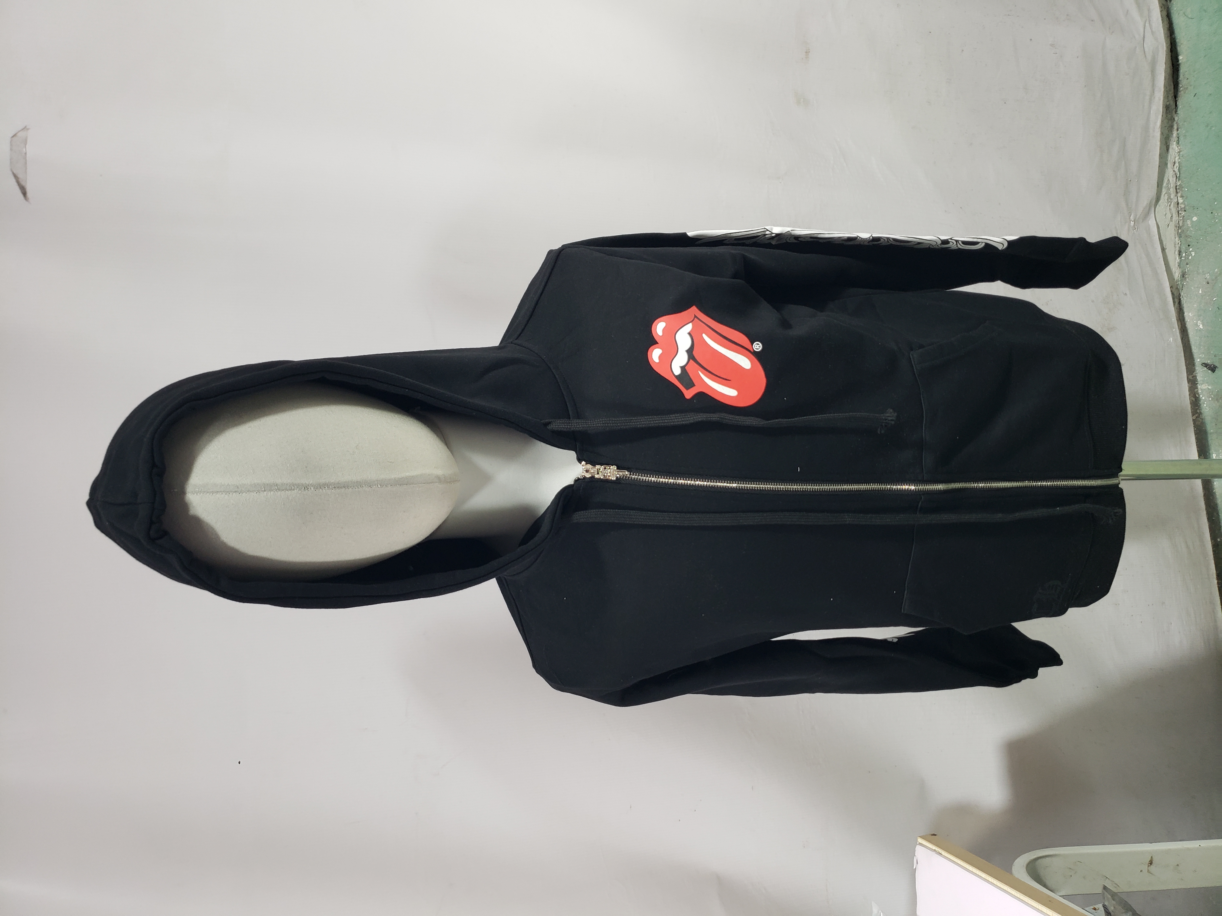 Chrome Hearts × The Rolling Stones Red Tongue Cross Zip Up Hoodie Black review Dfgbfo 00