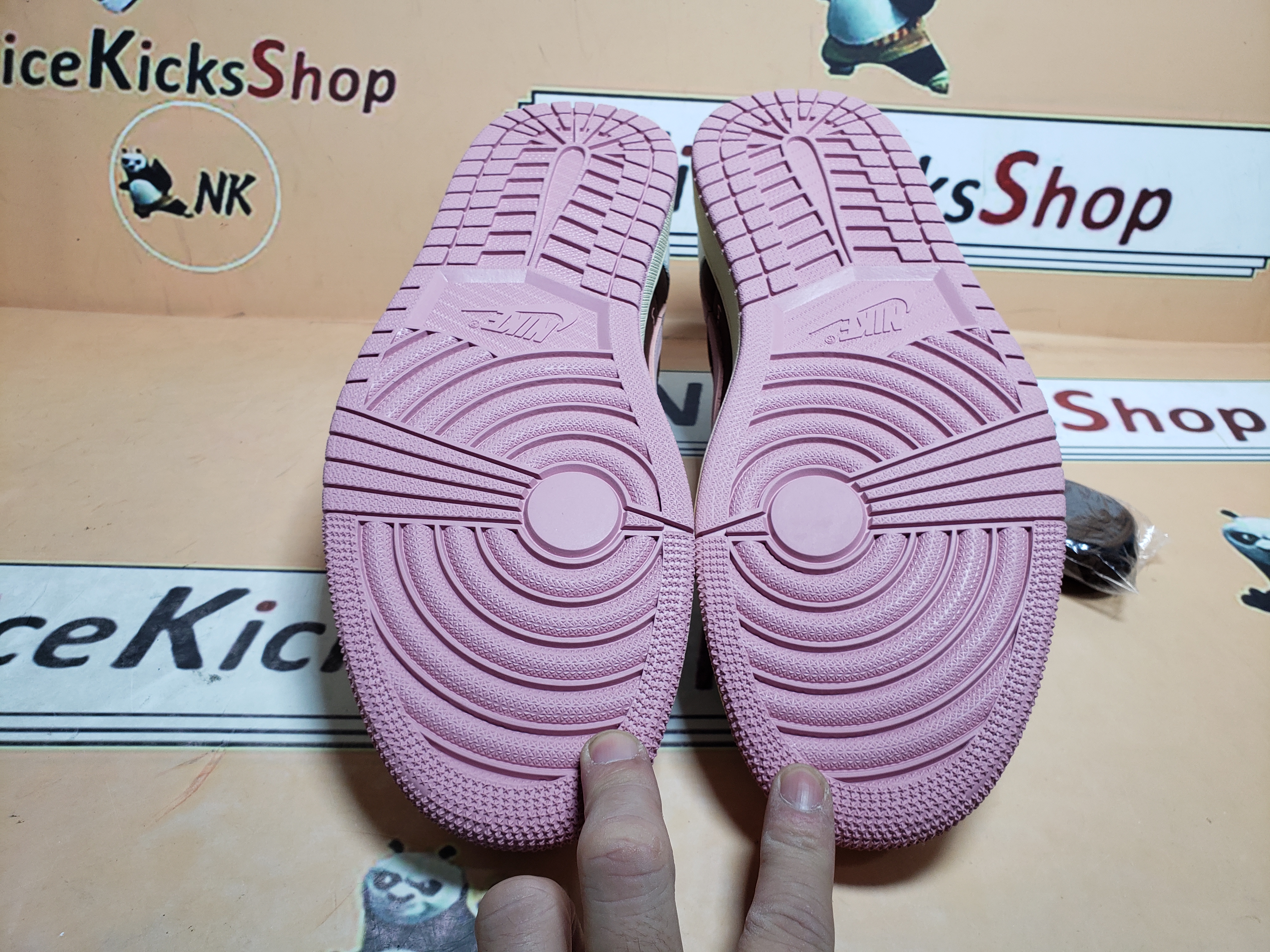  Perfectkicks   Travis Scott x Air Jordan 1 Low OG SP Dark Pony Pink  DZ4137-206 review Txdffgb 04