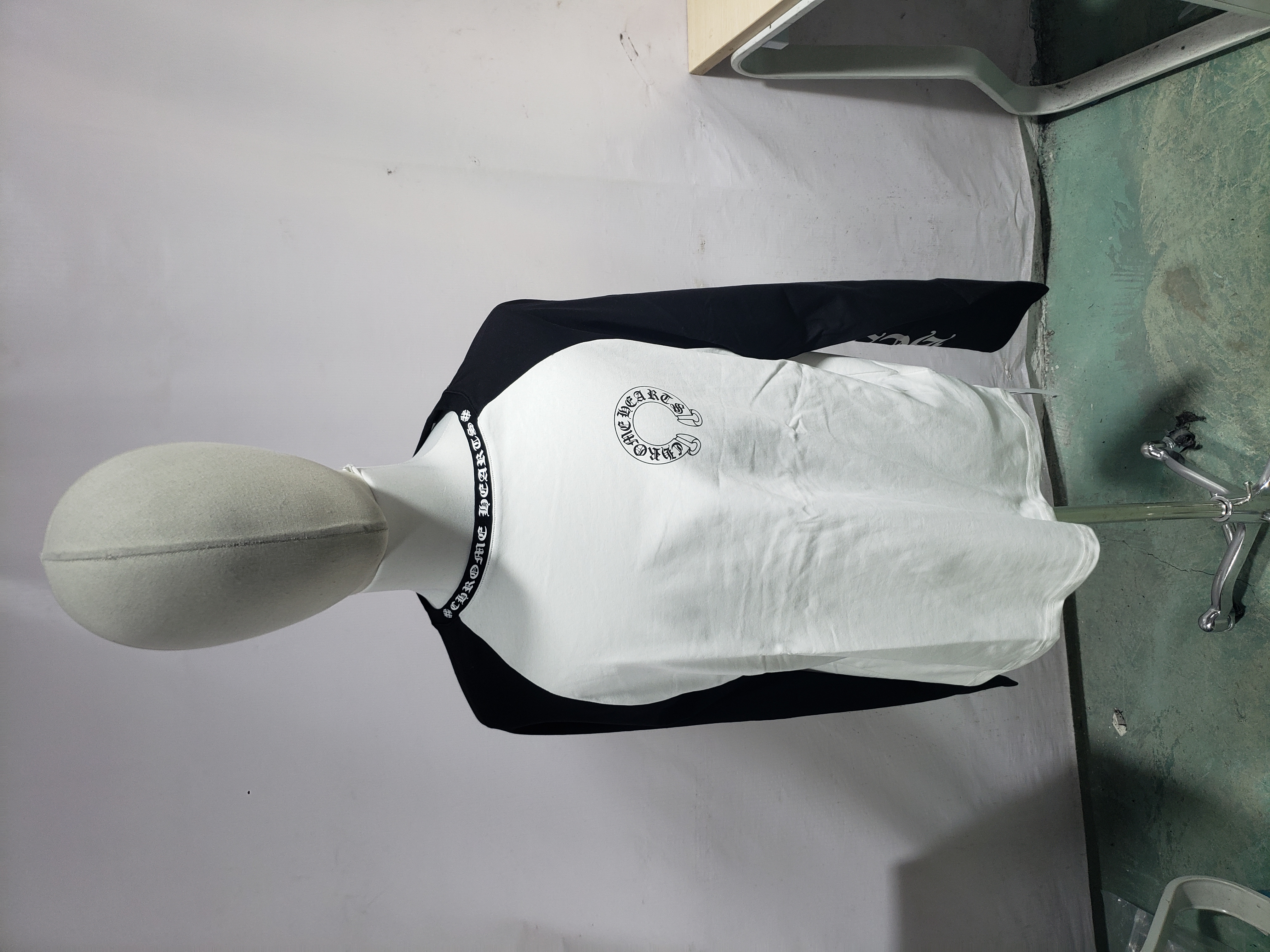 Chrome Hearts horseshoe print long-sleeved T-shirt White and Black review Adcs 00