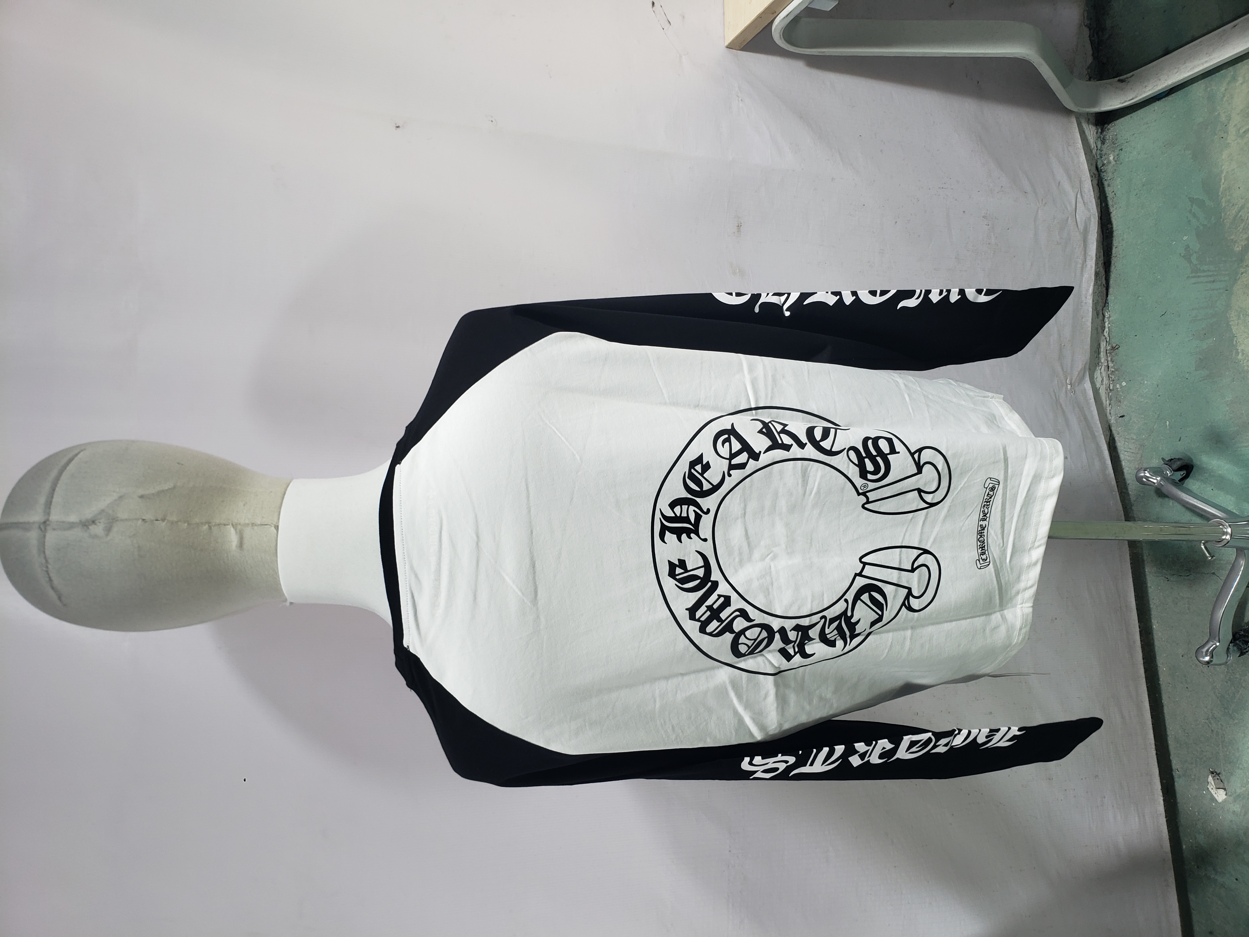 Chrome Hearts horseshoe print long-sleeved T-shirt White and Black review Adcs 02