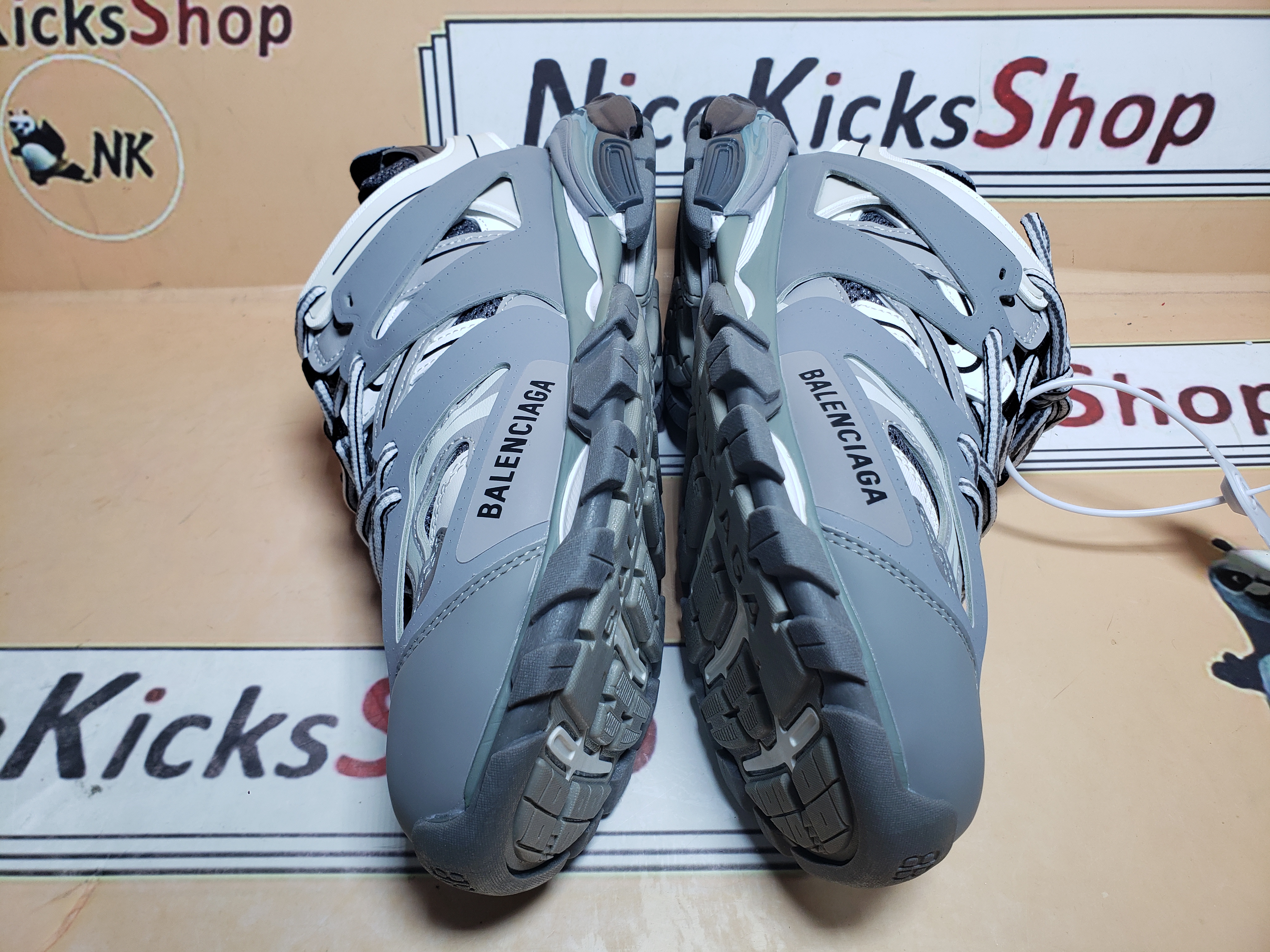  Balenciaga 3rd Track Sneaker Grey White Black review Kniohe 03