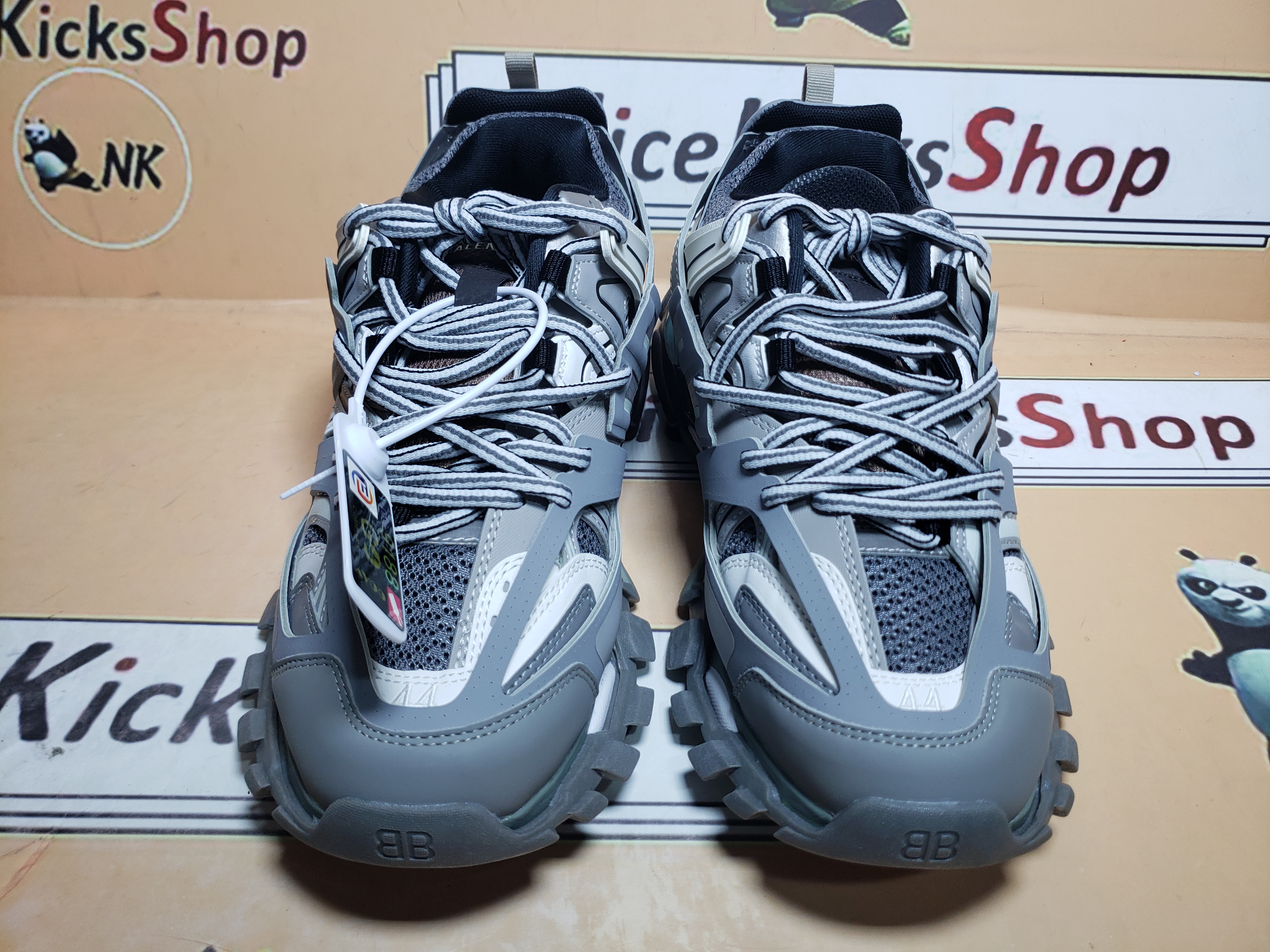  Balenciaga 3rd Track Sneaker Grey White Black review Kniohe 00