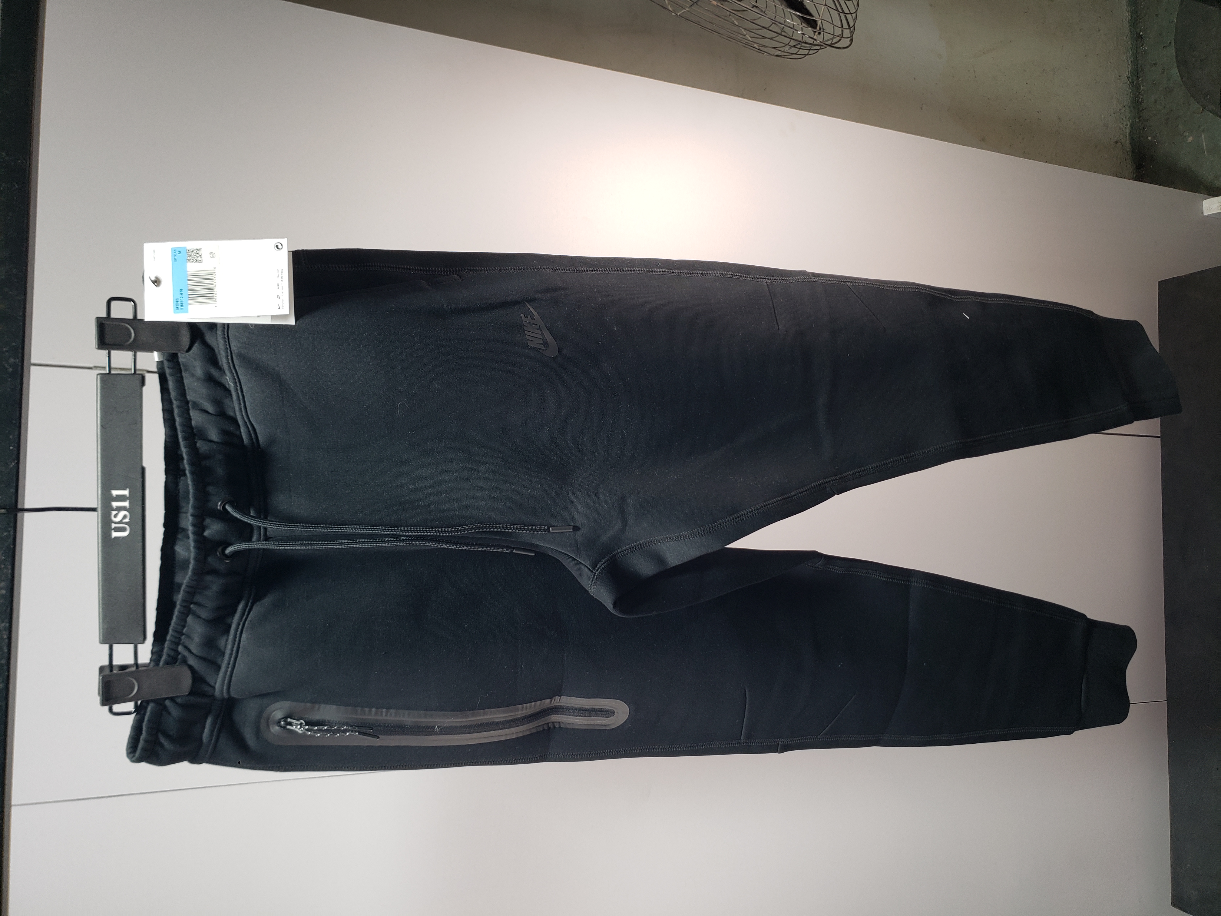 Nike Sportswear Tech Black  review Moiha 03