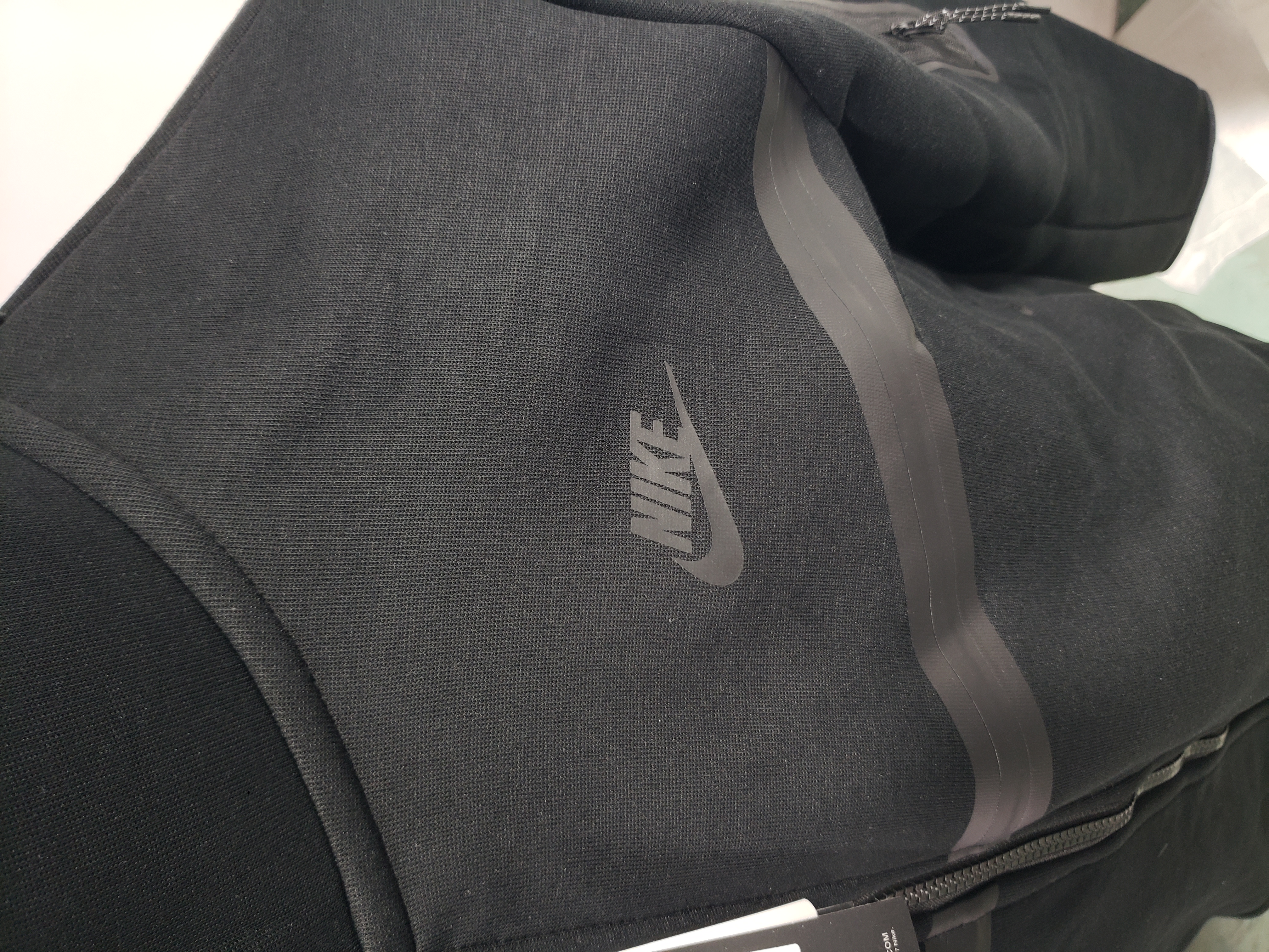 Nike Sportswear Tech Black  review Moiha 01