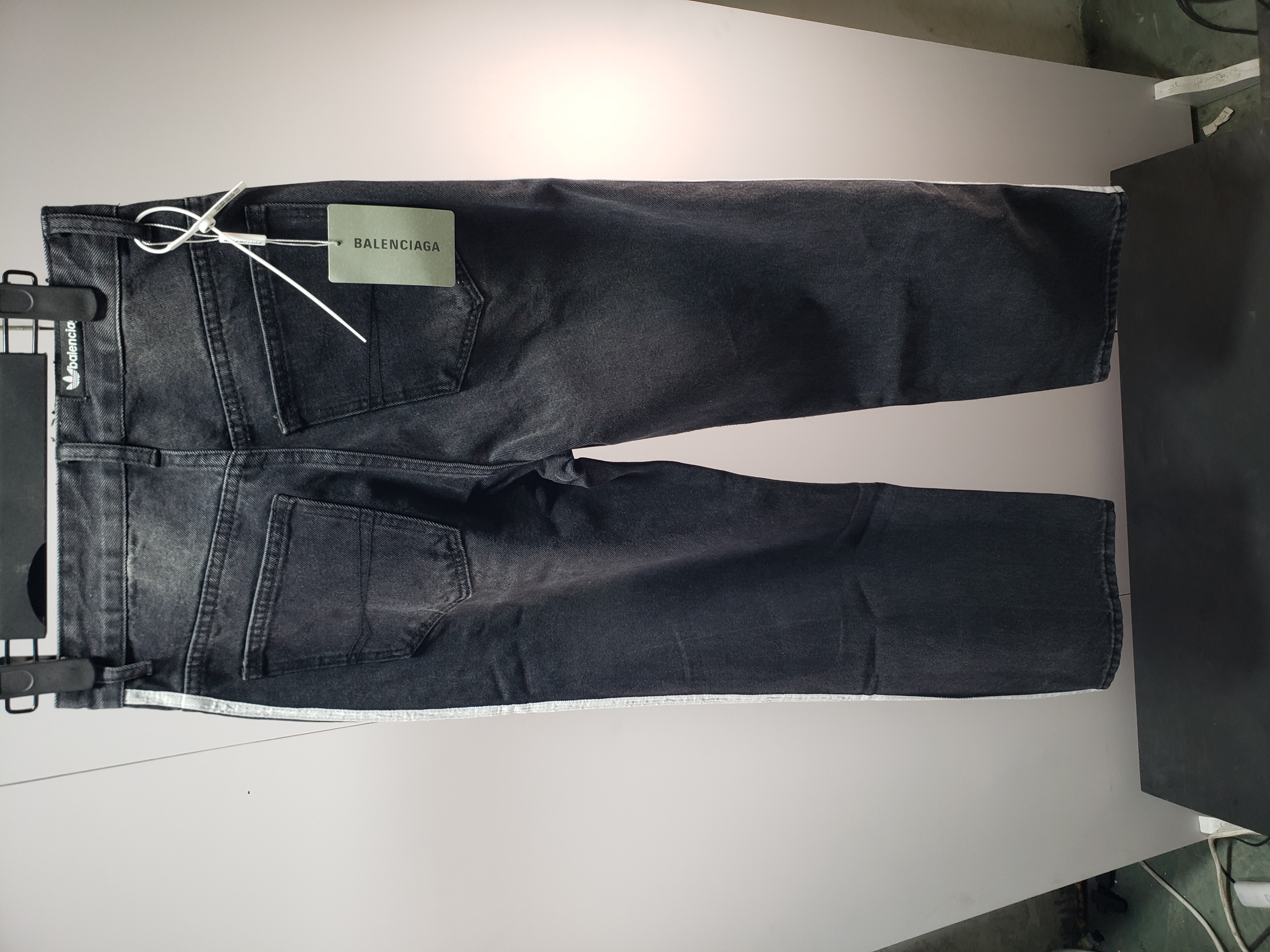  Balenciaga/Adidas joint three-bar ribbon washed Jeans 1 review Rtryt 03