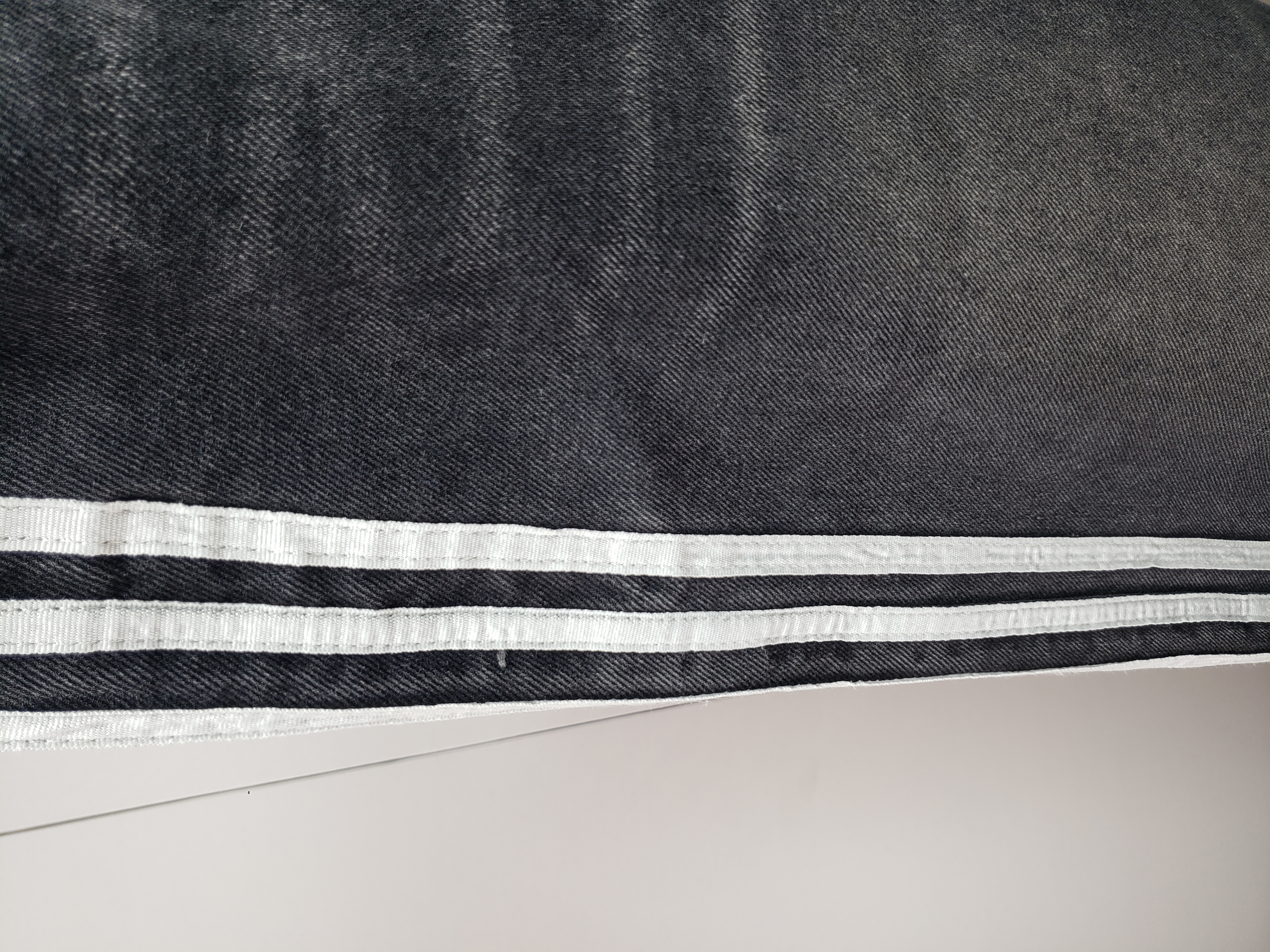  Balenciaga/Adidas joint three-bar ribbon washed Jeans 1 review Rtryt 02