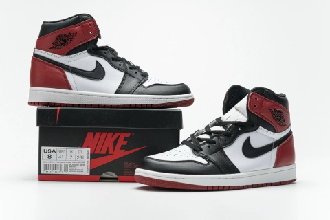 Jordan Brand Unveils The Air Jordan 1 “Black Toe”，555088-125
