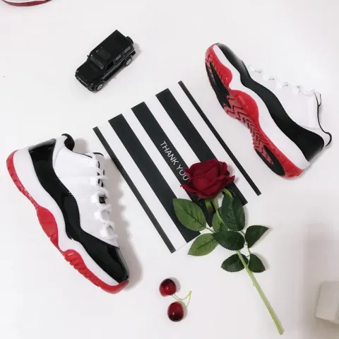 Jordan 11 Retro Low Concord Bred