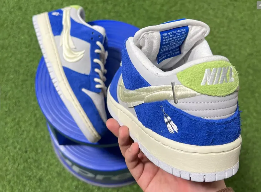 First Look at the Fly Streetwear x Nike SB Dunk Low