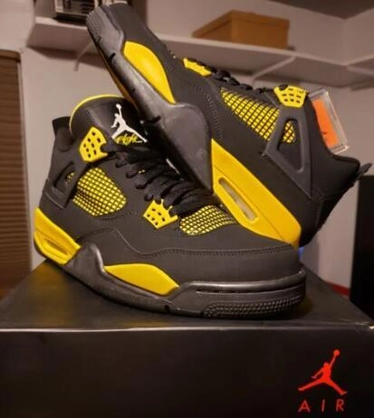 New release Air Jordan 4 Retro “Thunder ” 308497-008