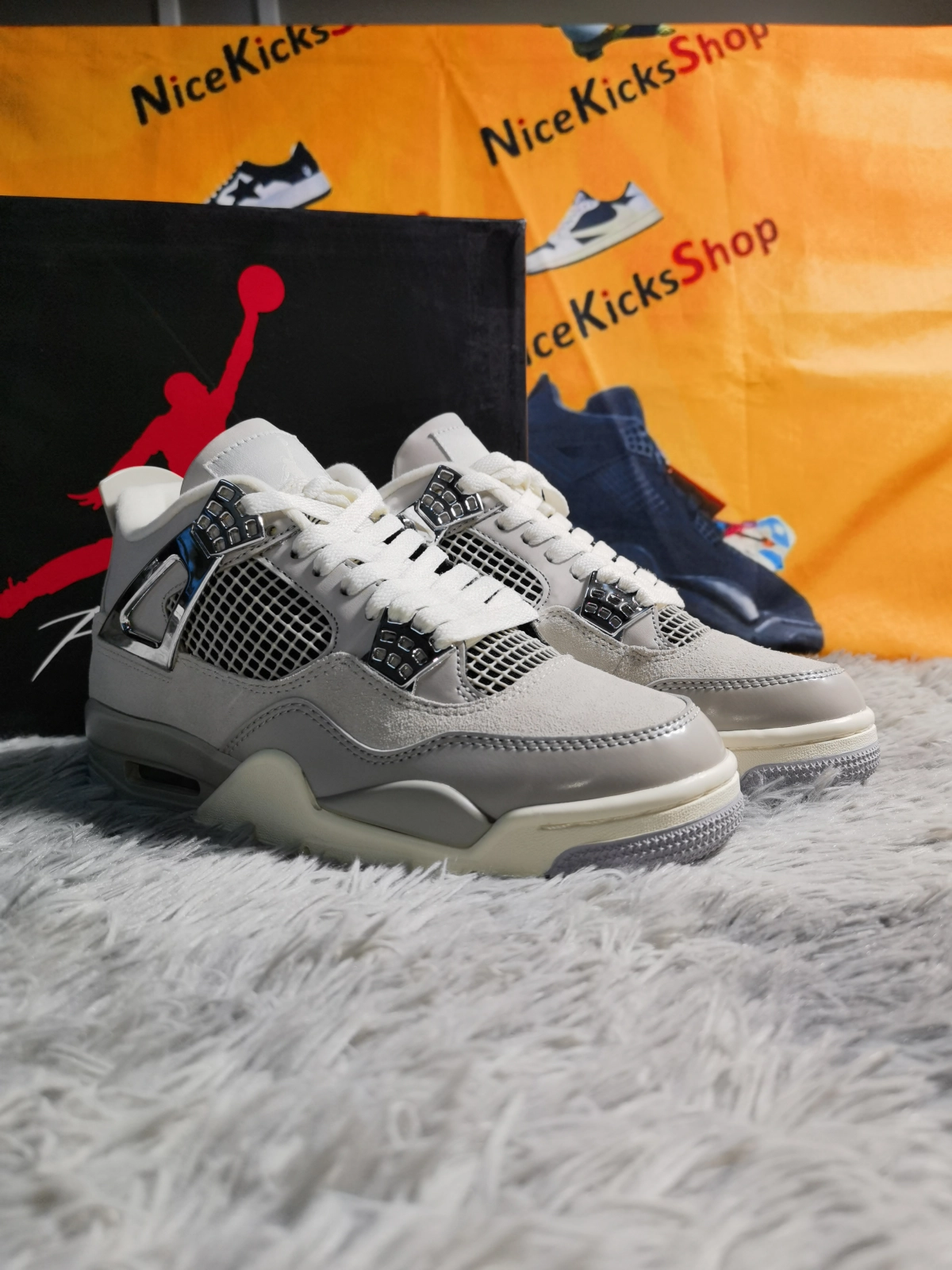 Air Jordan 4 WMNS “Frozen Moments”