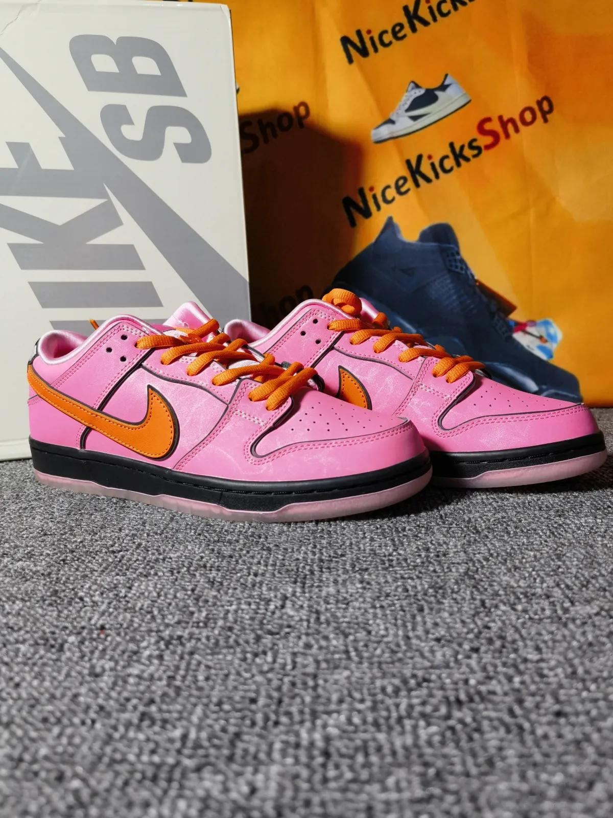 The Powerpuff Girls SB Dunk Low 'Blossom'|nicekicksshop