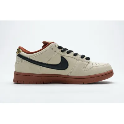 Nike SB Dunk Low Pro Hennessy BQ6817-100 02