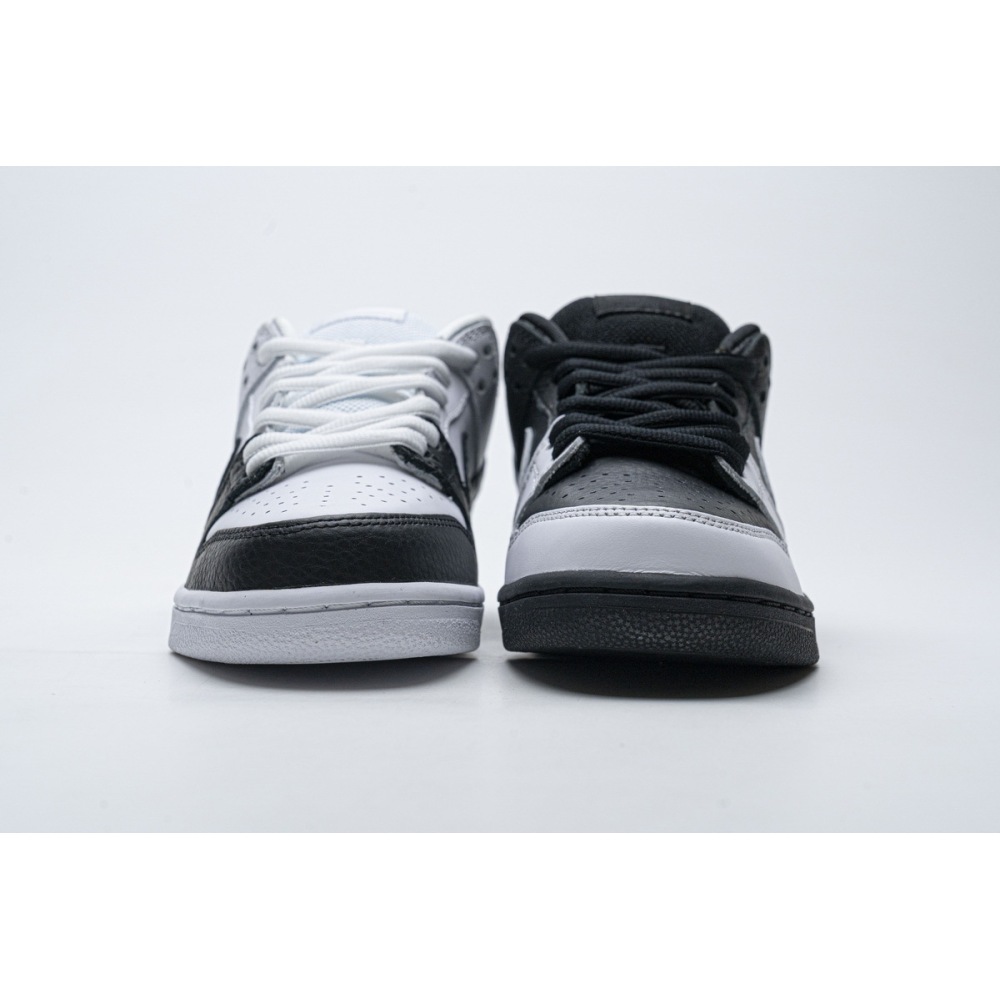Nike SB Dunk Low Yin Yang