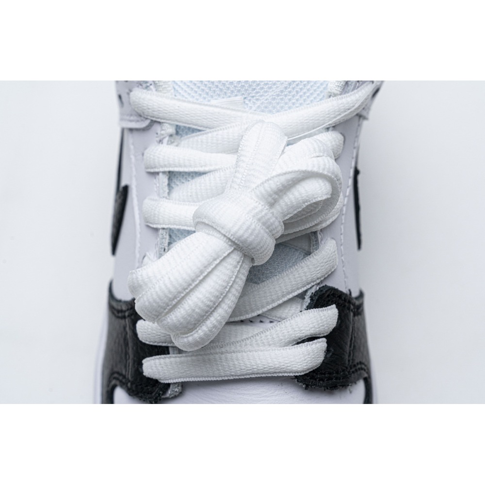 Nike SB Dunk Low Yin Yang
