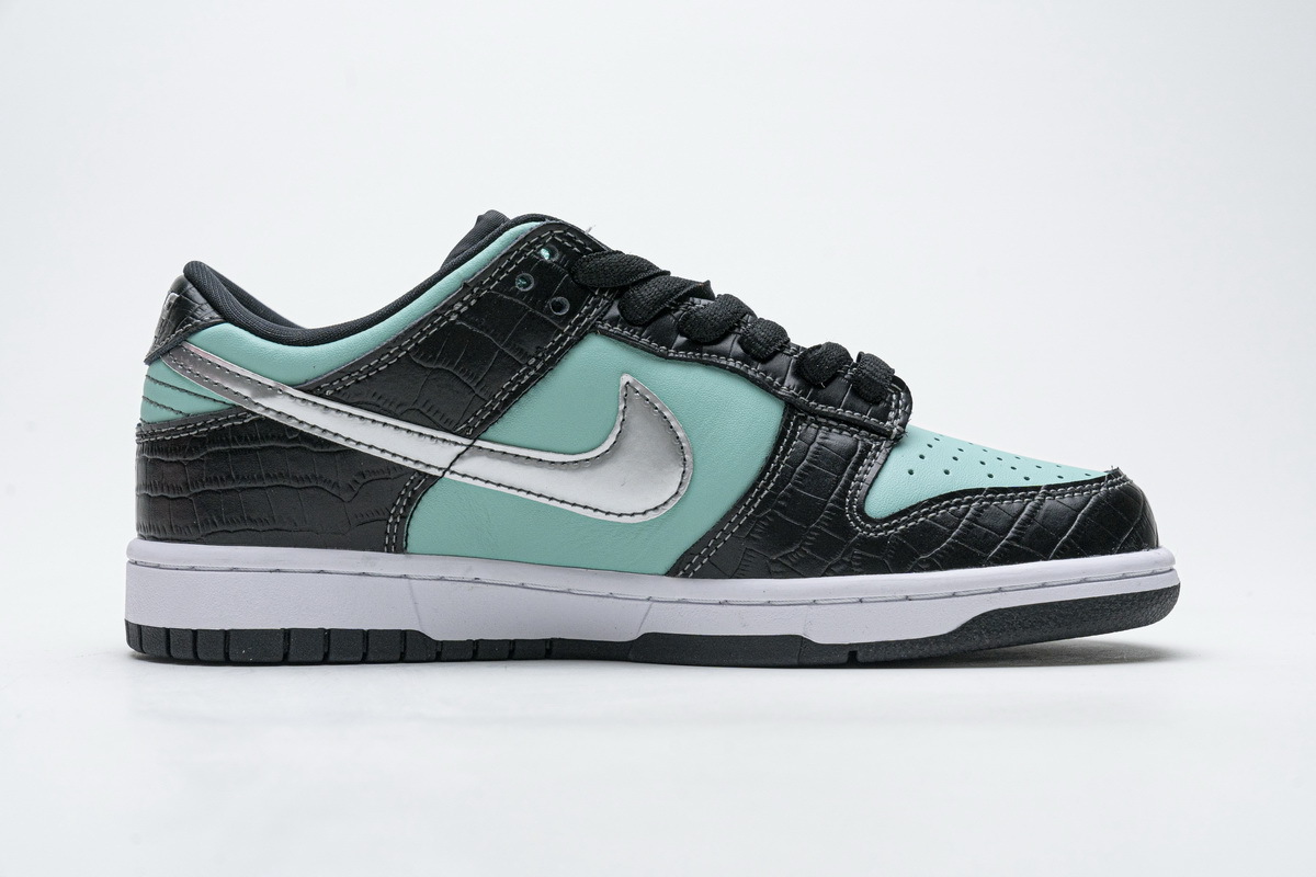 Nike Dunk SB Low Diamond Supply Co. 