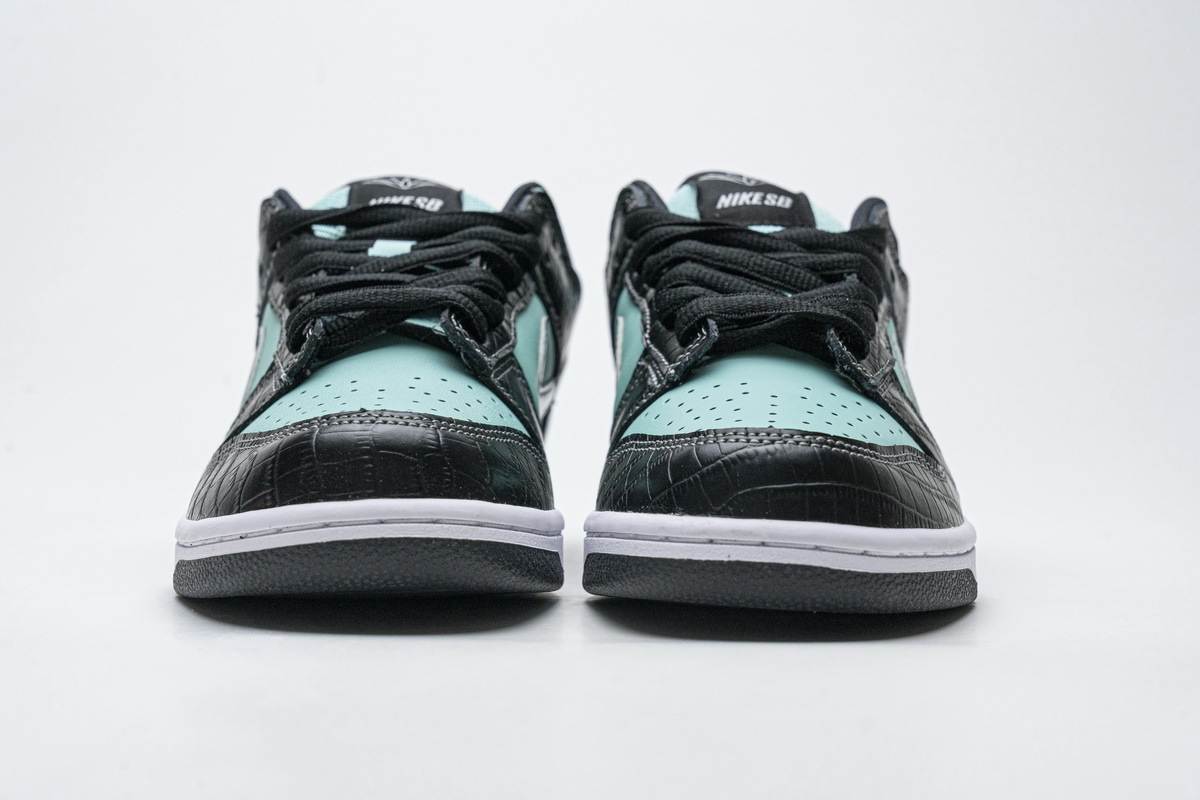 Nike Dunk SB Low Diamond Supply Co. 
