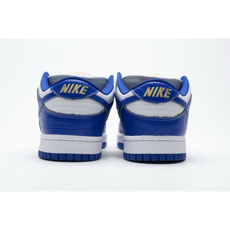 Nike SB Dunk Low Supreme Blue