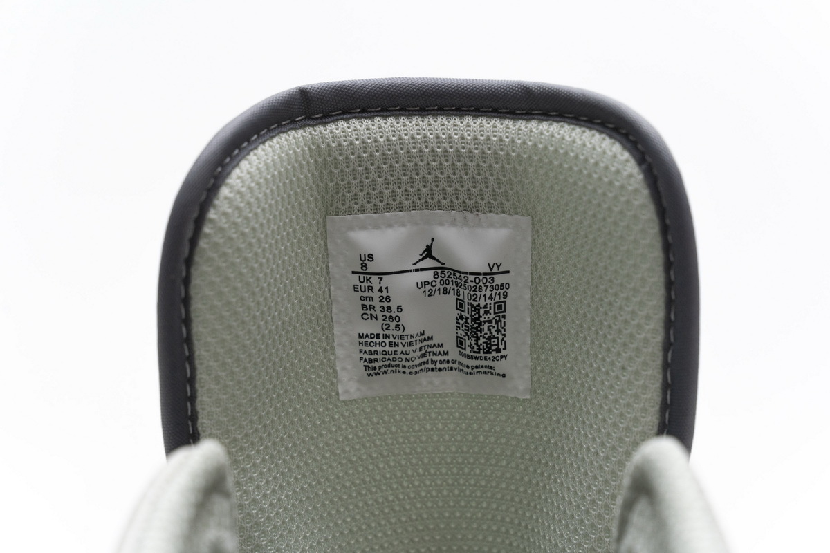 Air Jordan 1 Mid Light Bone