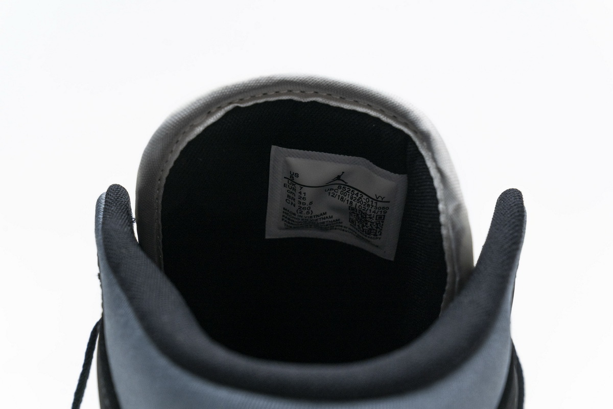 Jordan 1 Mid Satin Grey Toe