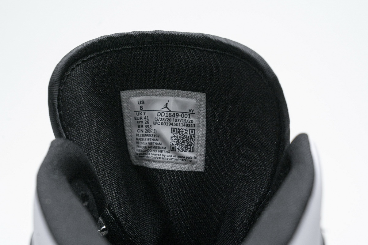 Air Jordan 1 Mid Carbon Fiber