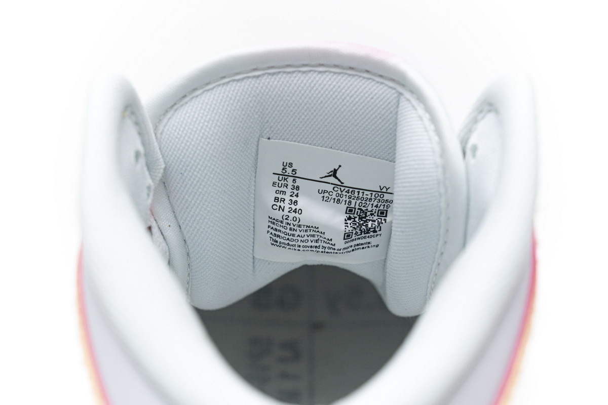 Air Jordan 1 Mid SE Edge Glow