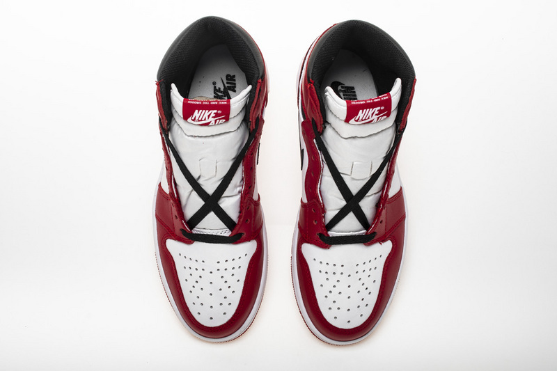 Air Jordan 1 Retro Chicago (2015)