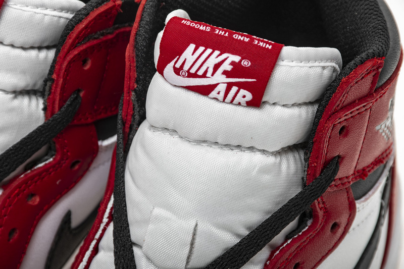 Air Jordan 1 Retro Chicago (2015)