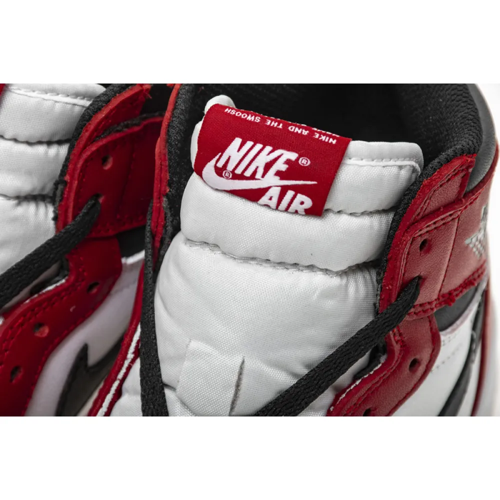 Air Jordan 1 Retro Chicago (2015)