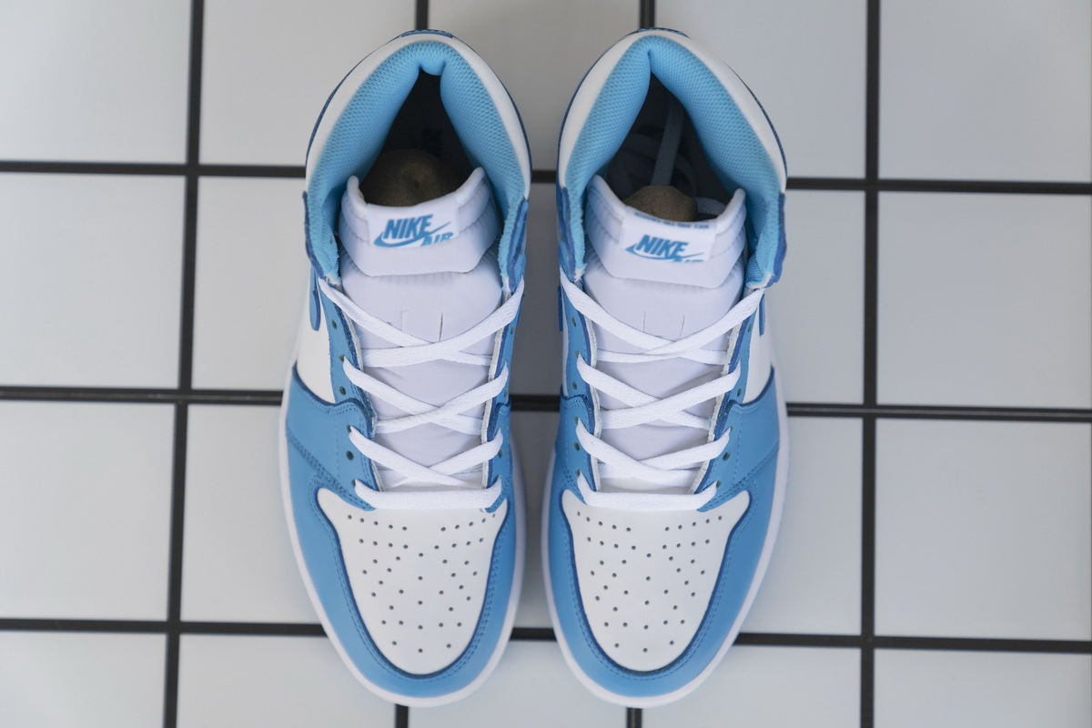 Air Jordan 1 Retro UNC