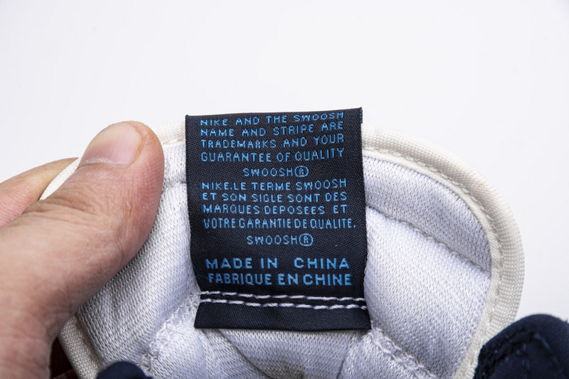 Air Jordan 1 Retro High Obsidian UNC