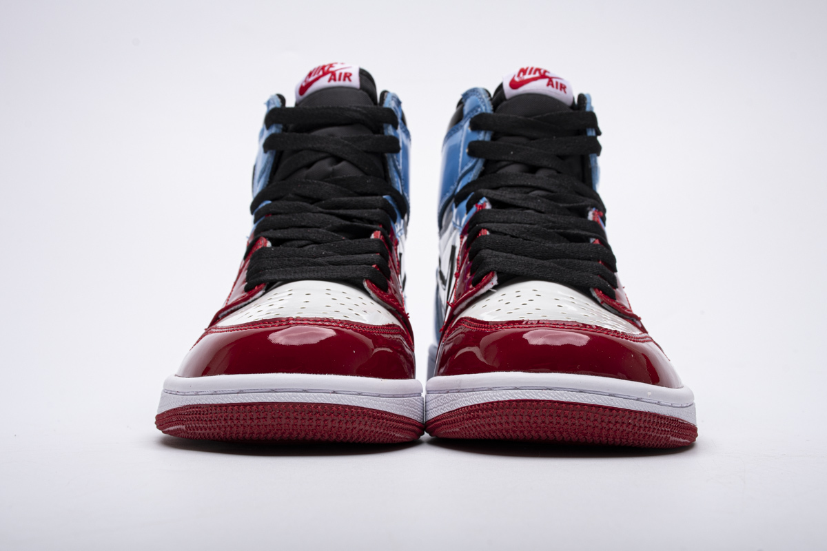 Air Jordan 1 Retro High Fearless UNC Chicago