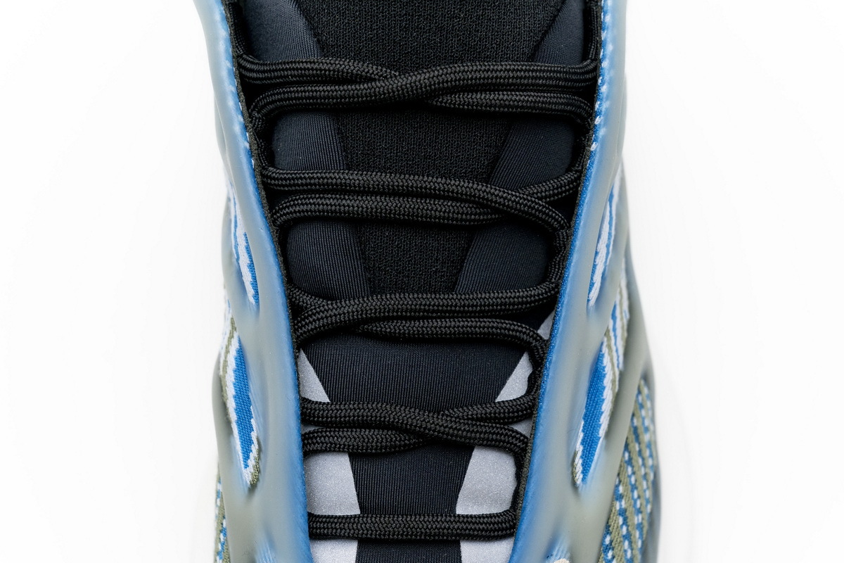 Yeezy 700 V3 Arzareth