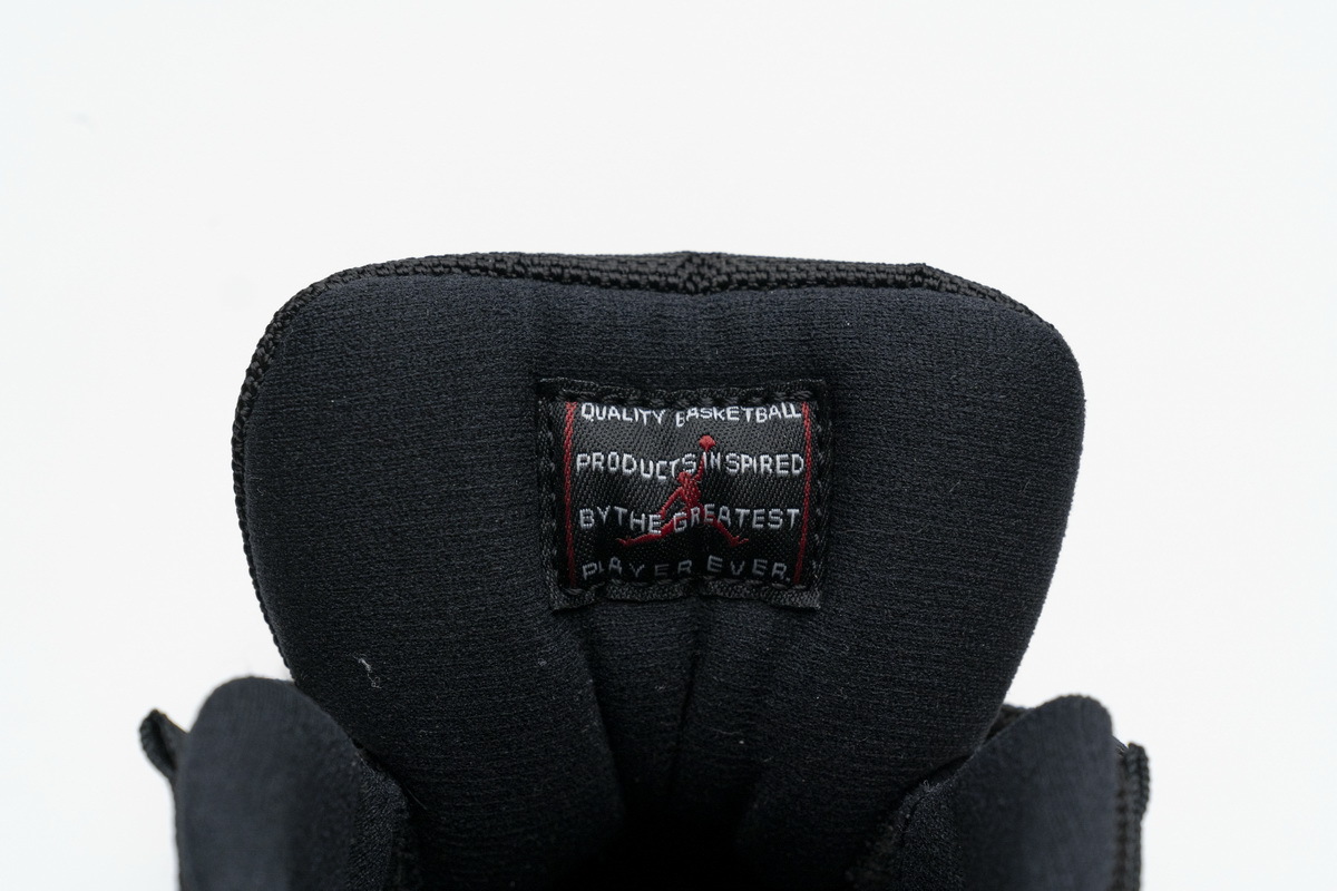 Air Jordan 11 Retro Playoffs Bred (2019)