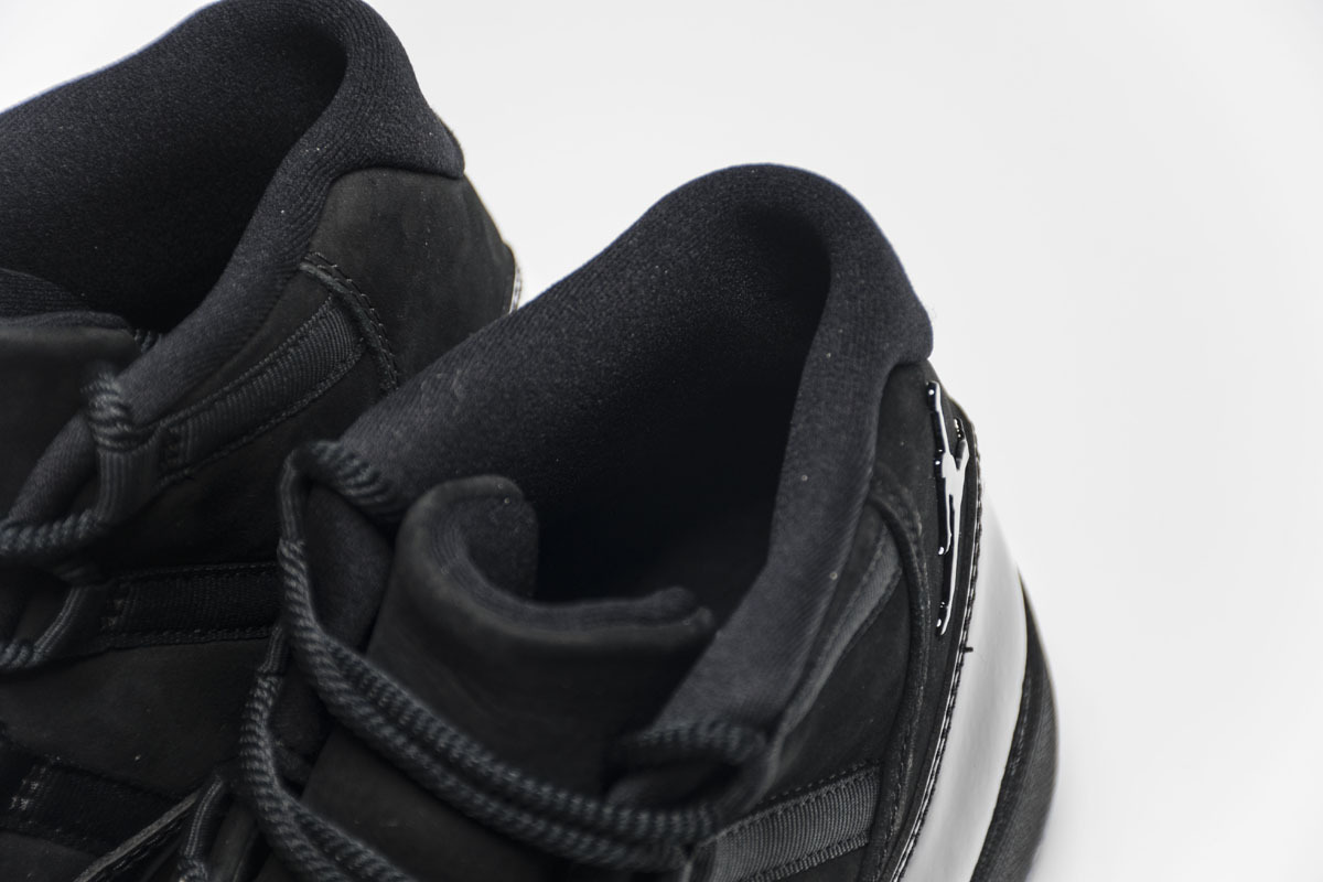 Air Jordan 11 Retro Cap and Gown