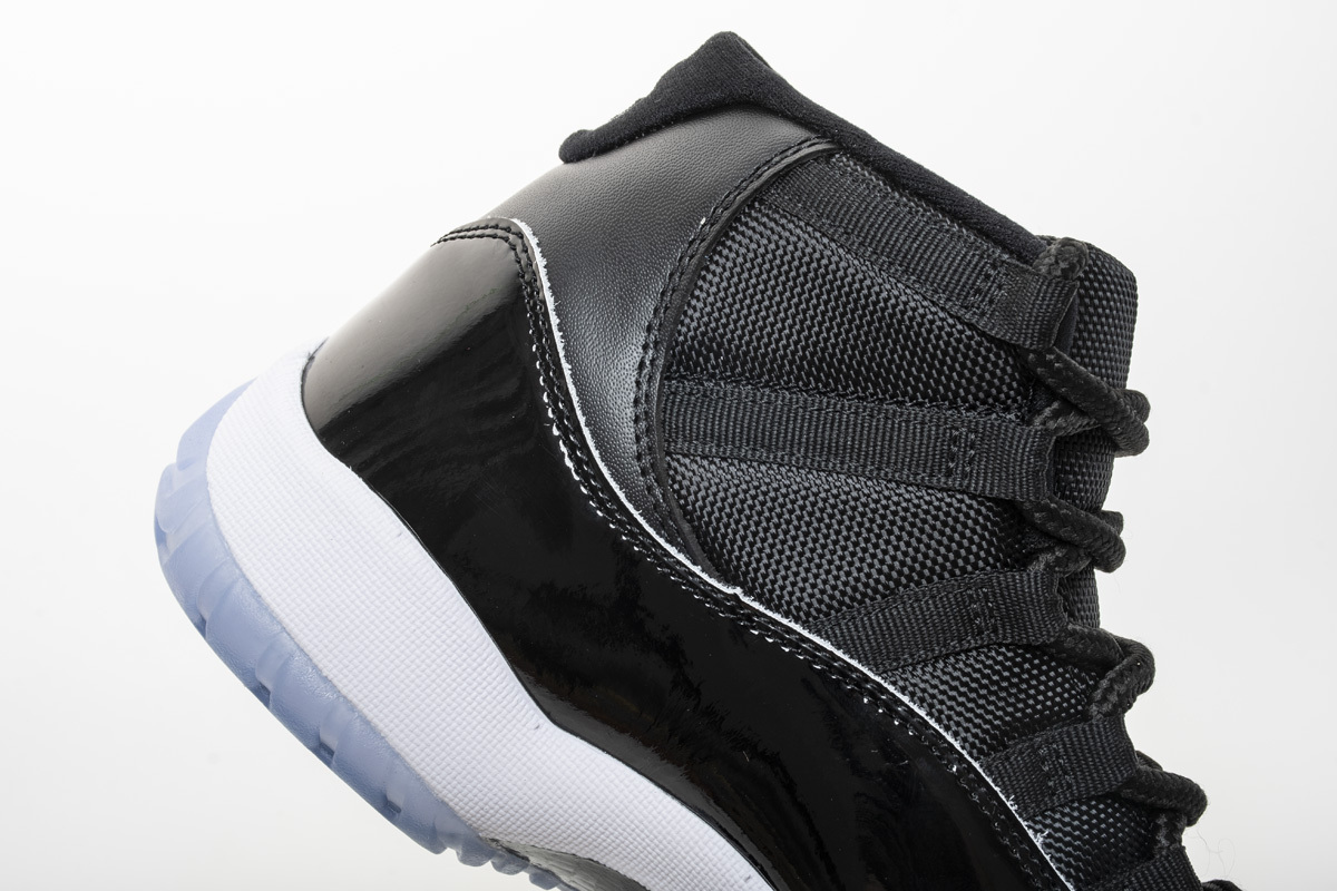 Air Jordan 11 Retro Space Jam (2016)