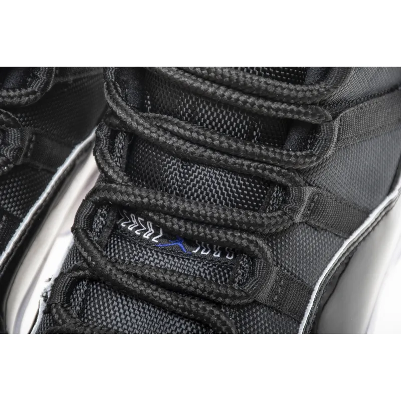 Air Jordan 11 Retro Space Jam (2016)