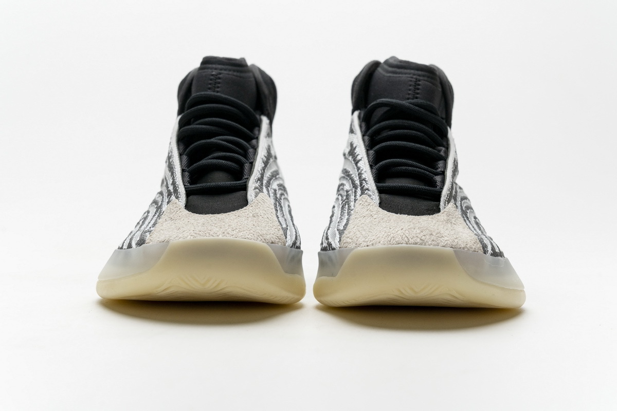 Yeezy QNTM (Lifestyle Model)