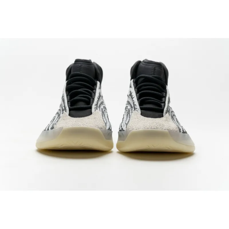 Yeezy QNTM (Lifestyle Model)