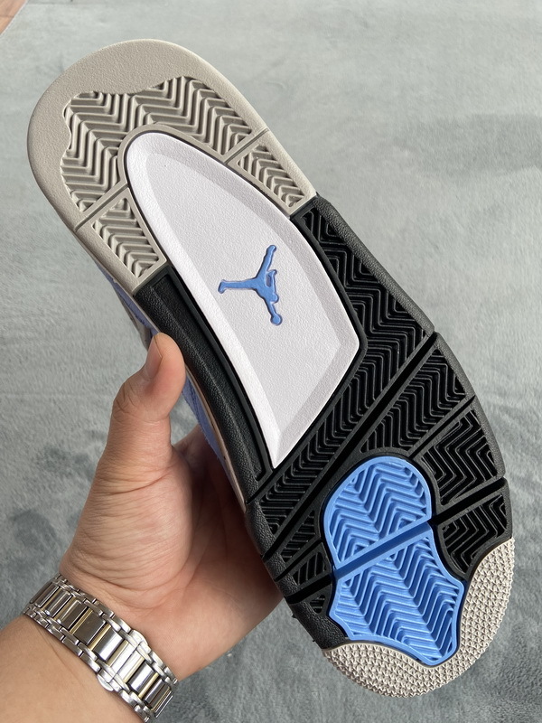Air Jordan 4 SE University Blue
