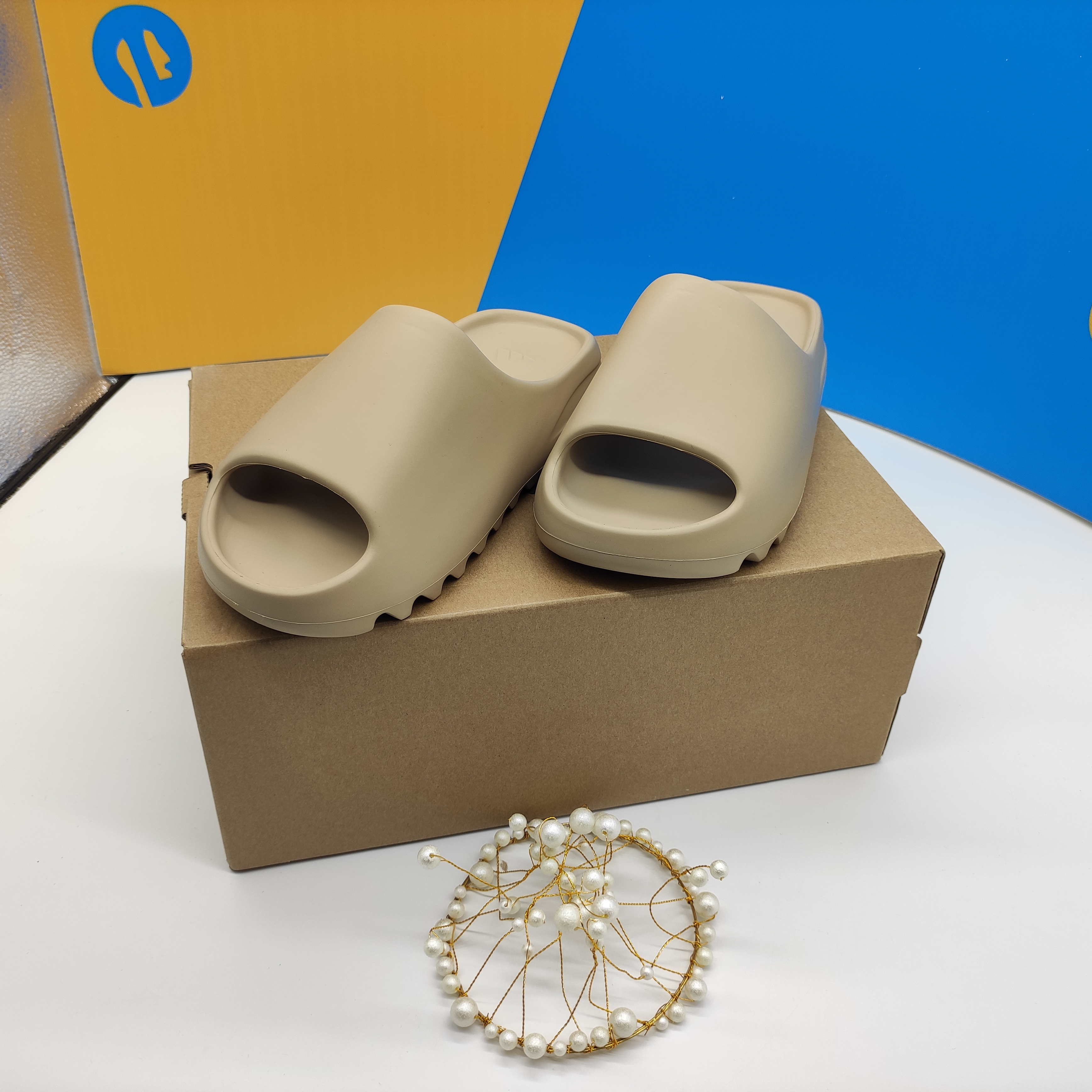 Yeezy Slide CORE FV8425