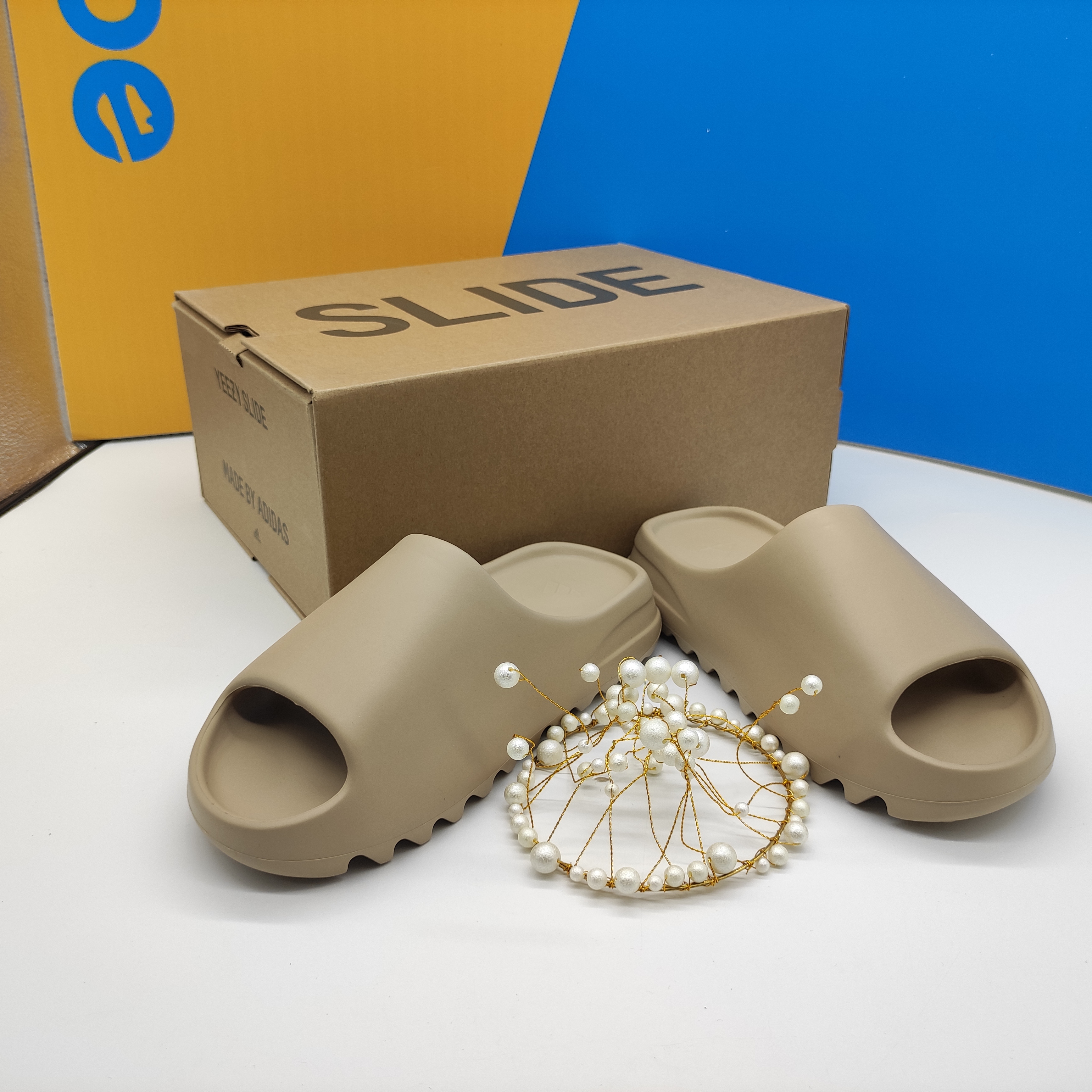 Yeezy Slide CORE FV8425